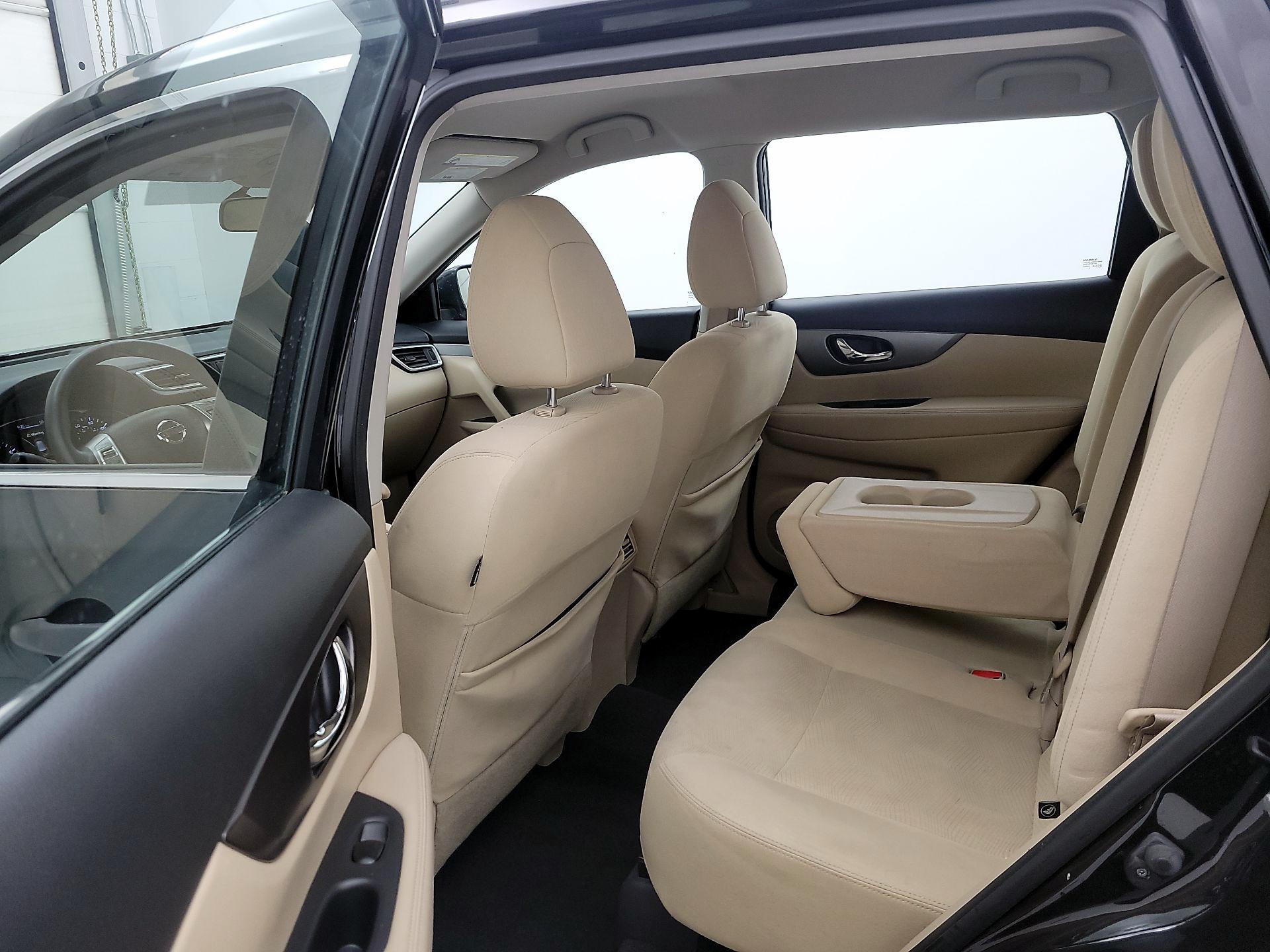 Thumbnail: 2016 Nissan Rogue - 19