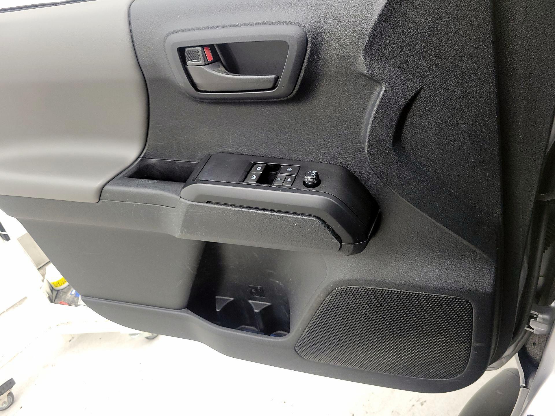 Thumbnail: 2020 Toyota Tacoma - 12