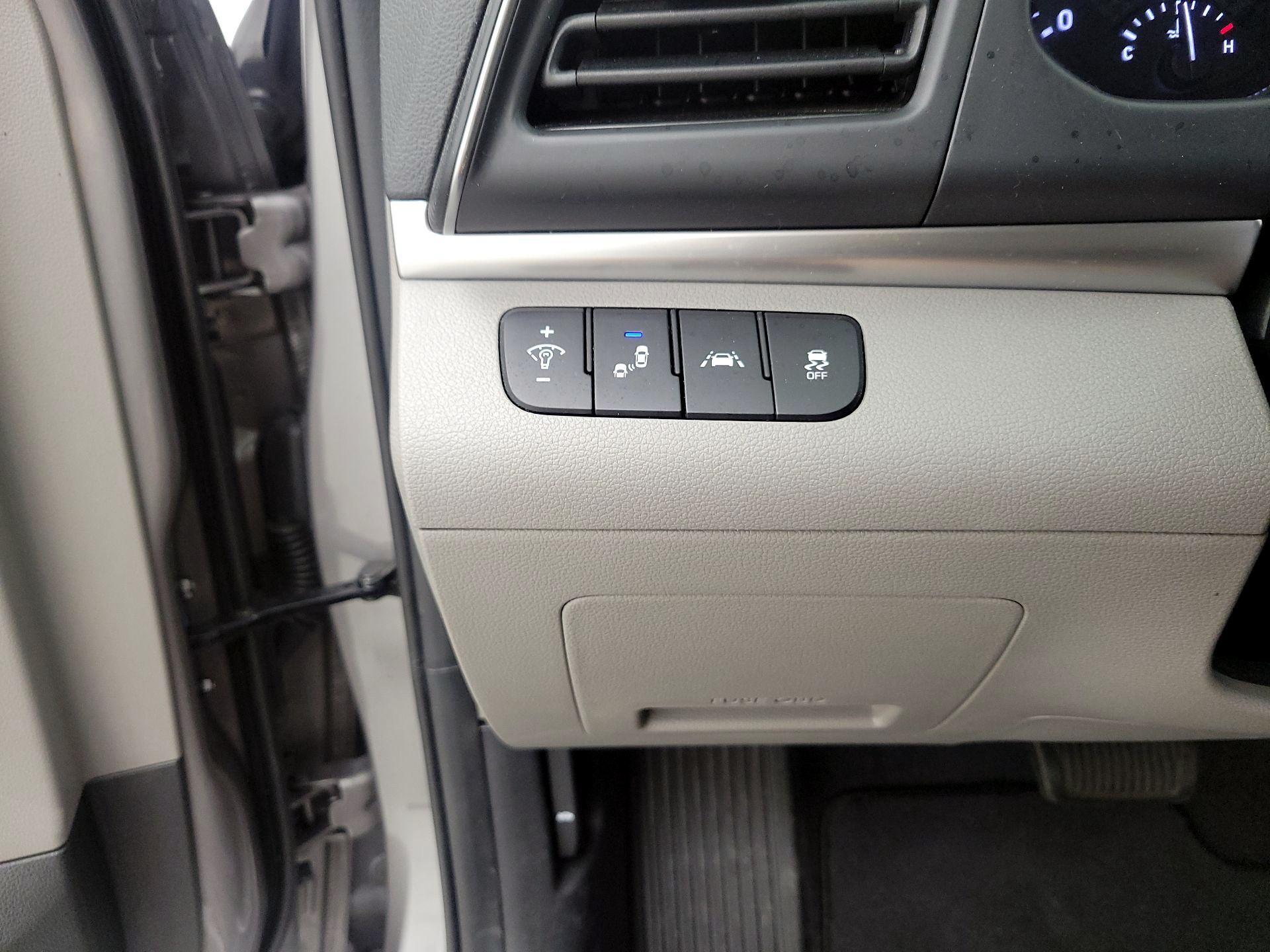 Thumbnail: 2020 Hyundai Elantra - 13