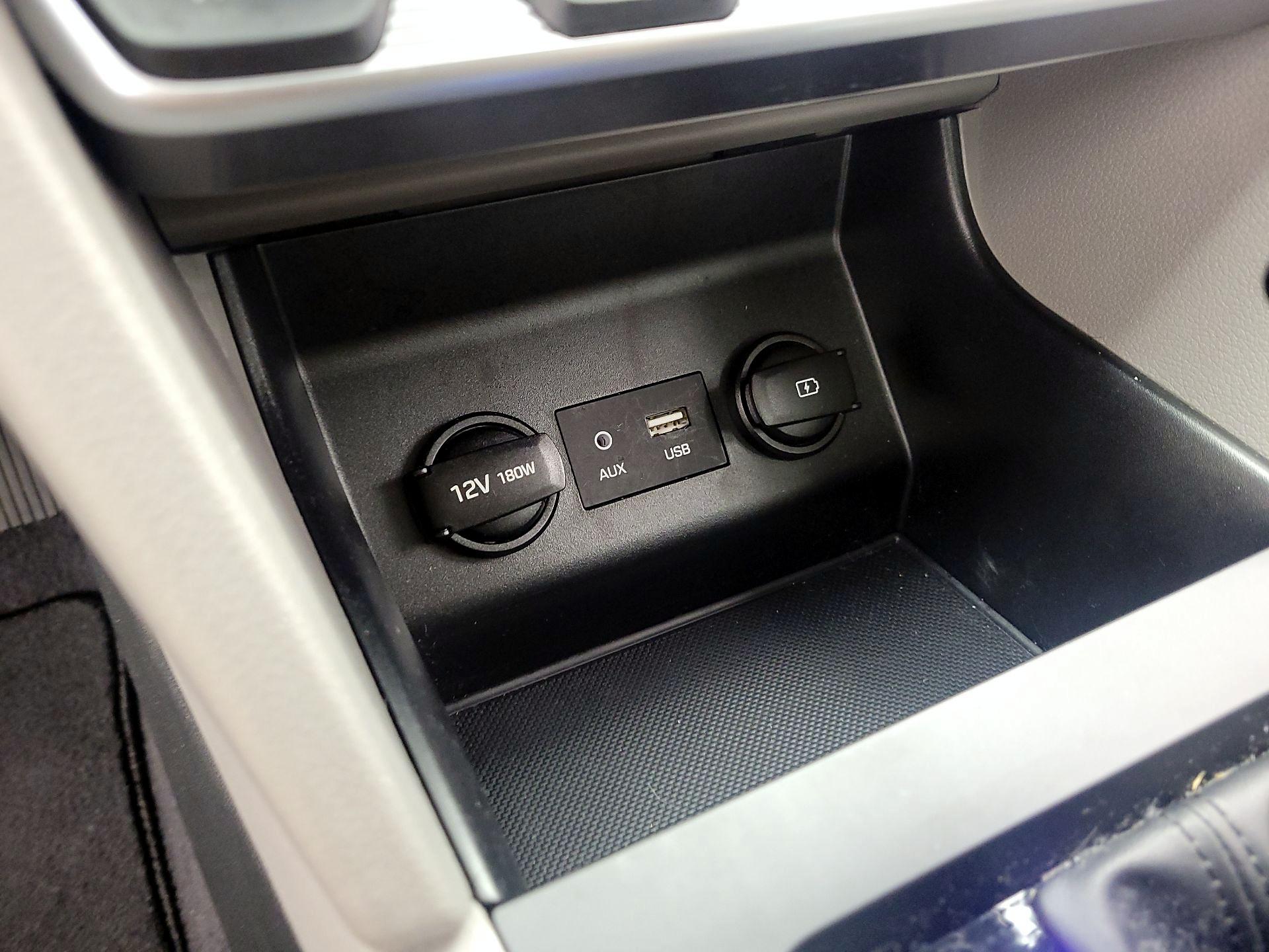 Thumbnail: 2020 Hyundai Elantra - 18