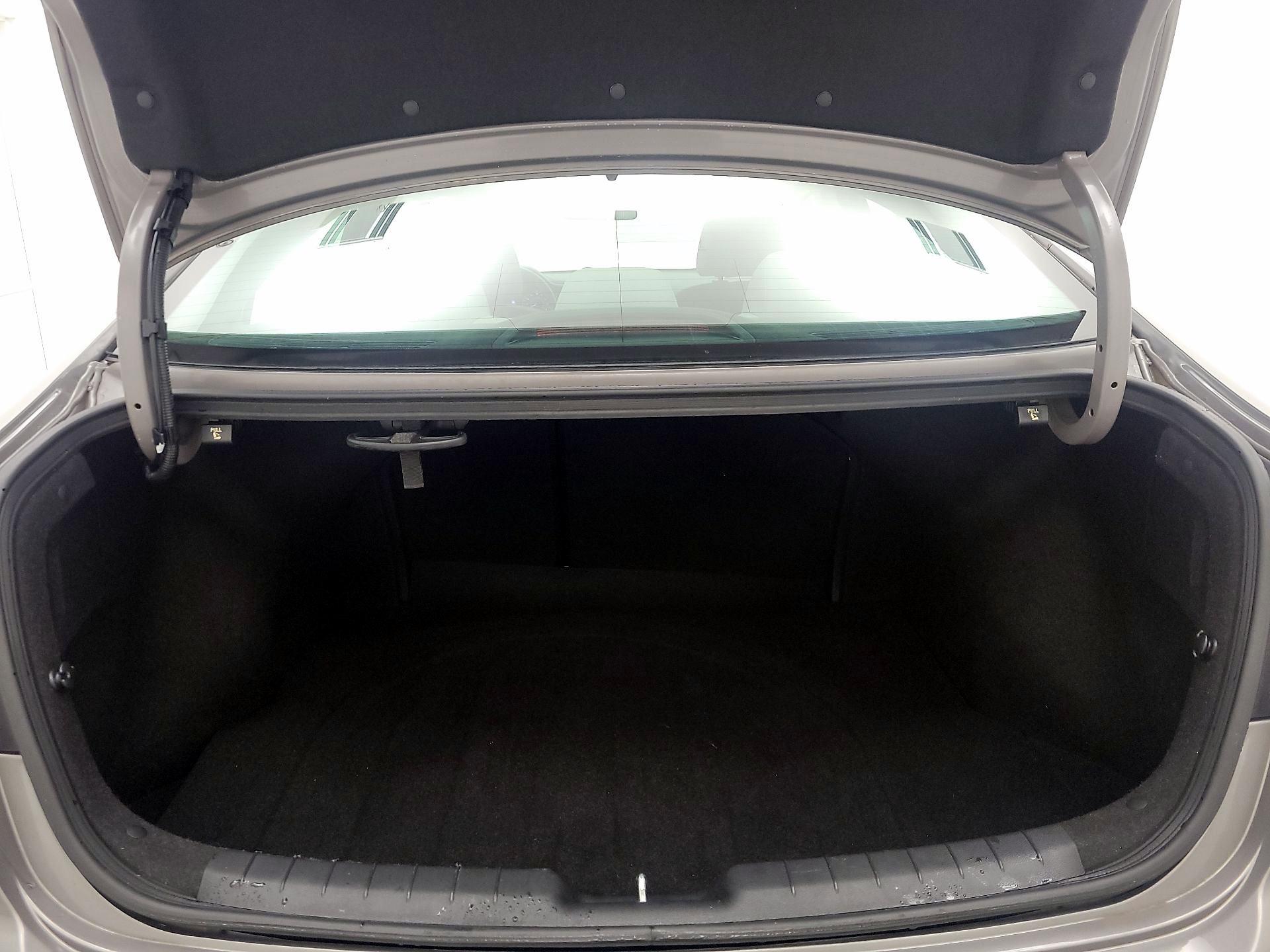 Thumbnail: 2020 Hyundai Elantra - 20