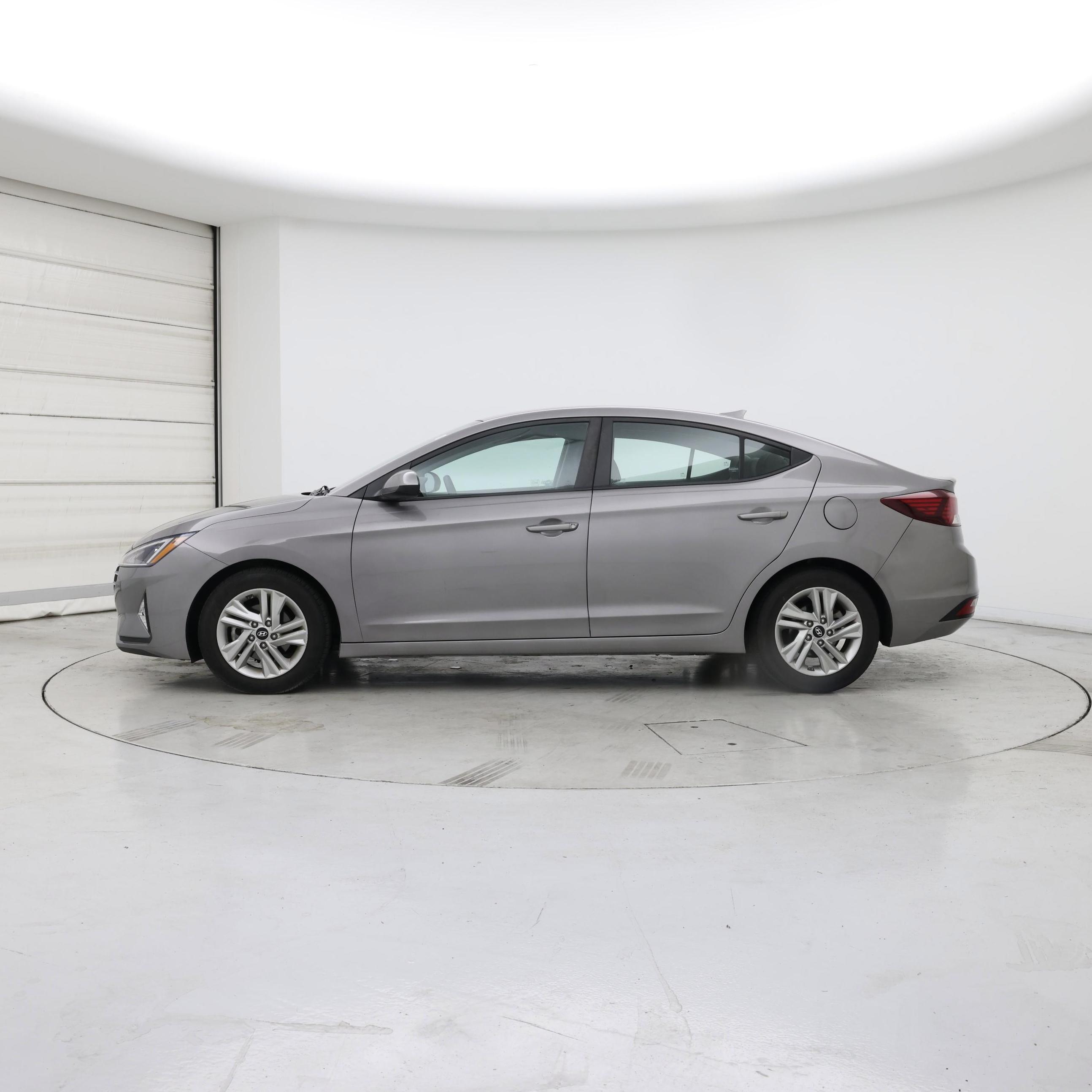 Thumbnail: 2020 Hyundai Elantra - 3