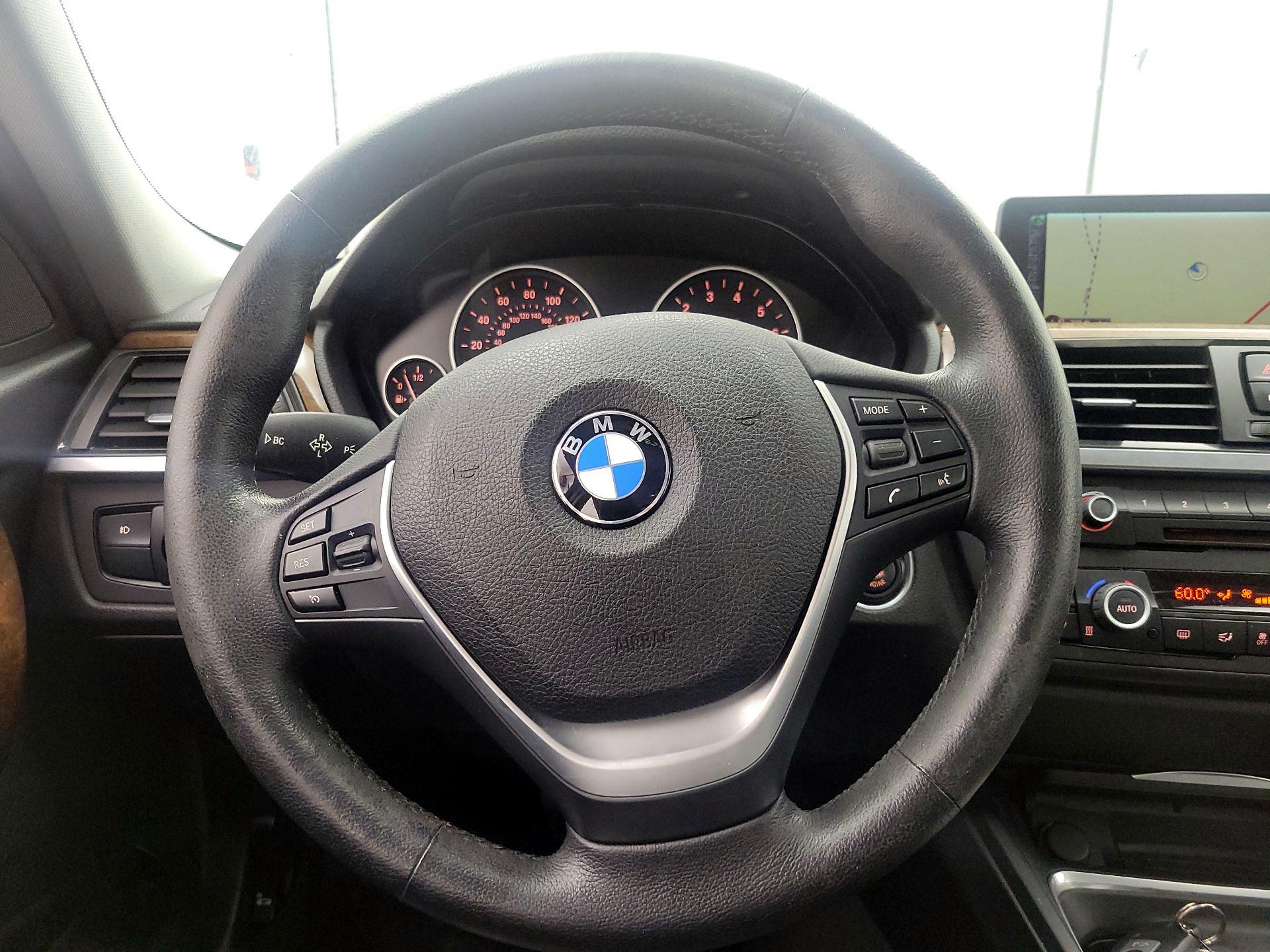 Thumbnail: 2015 BMW 3 Series - 10