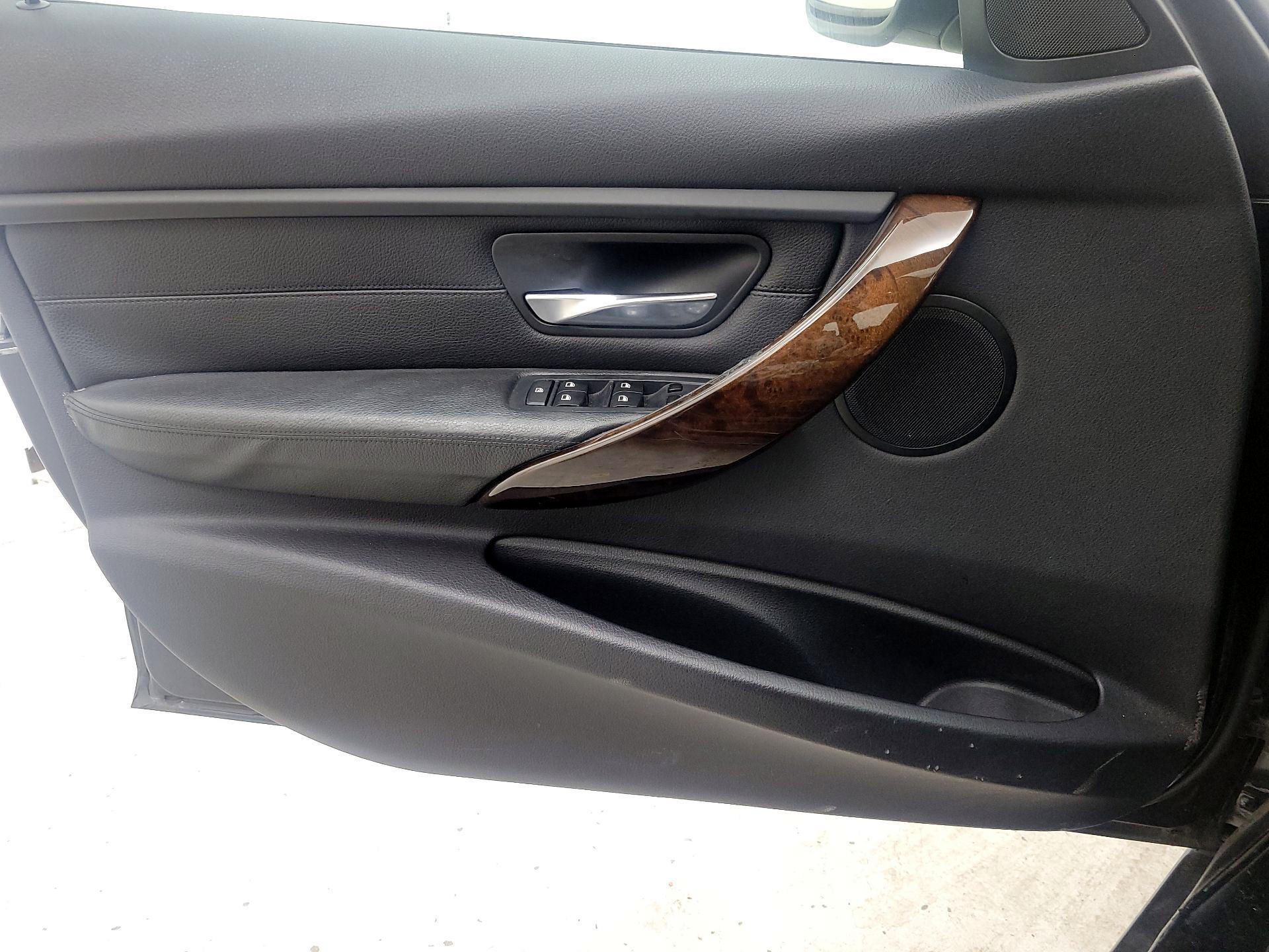 Thumbnail: 2015 BMW 3 Series - 12