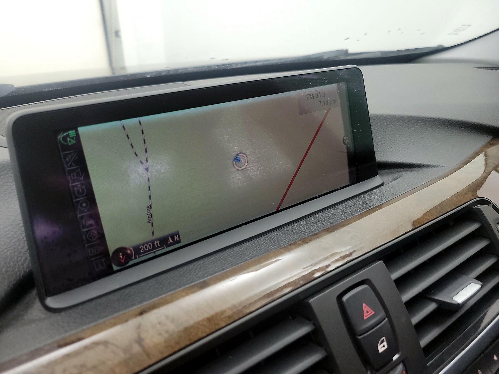 Thumbnail: 2015 BMW 3 Series - 14