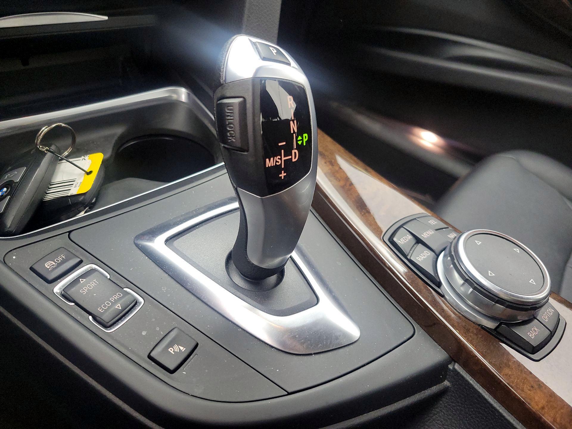 Thumbnail: 2015 BMW 3 Series - 18