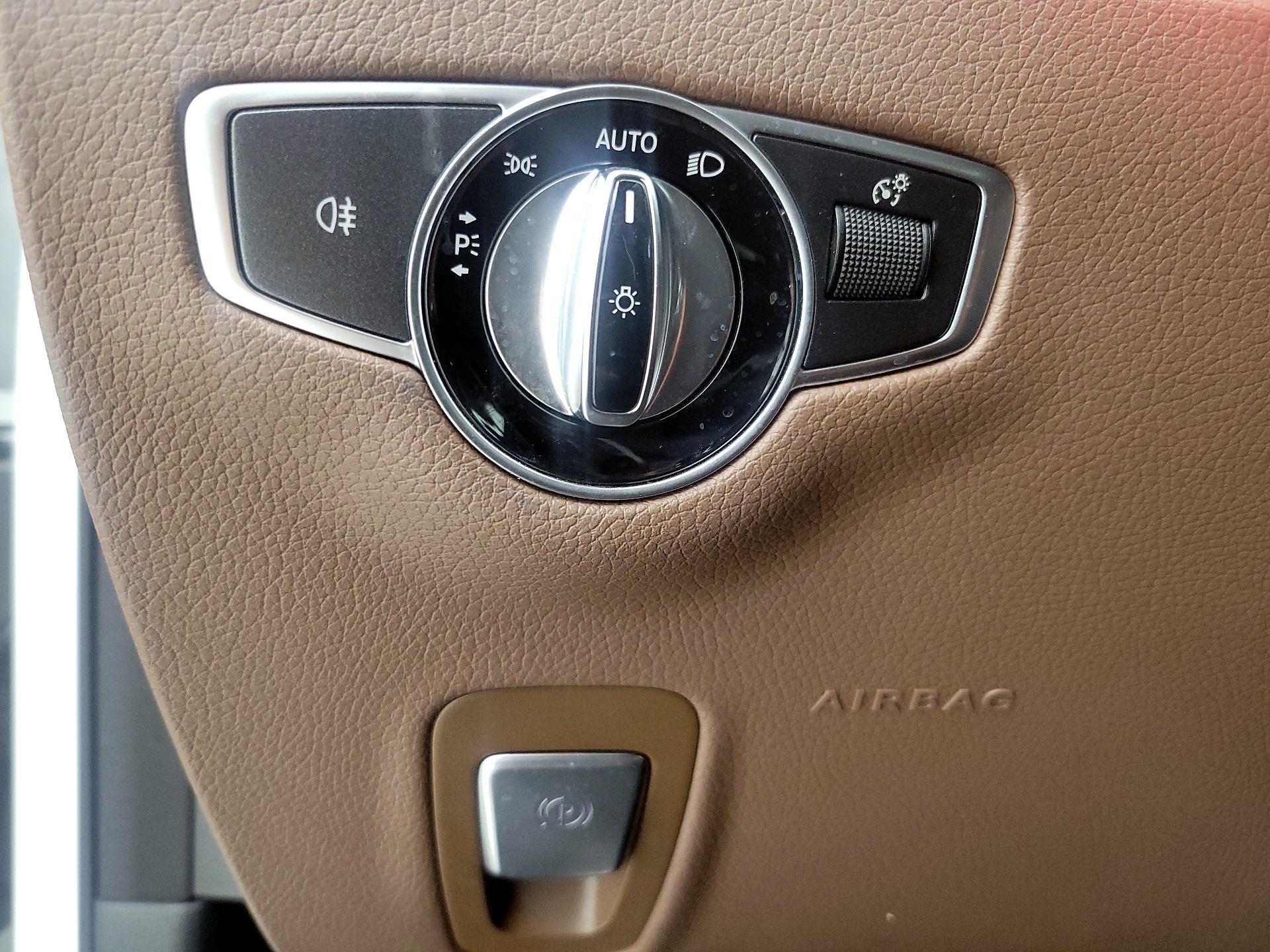 Thumbnail: 2017 Mercedes-Benz E-Class - 13