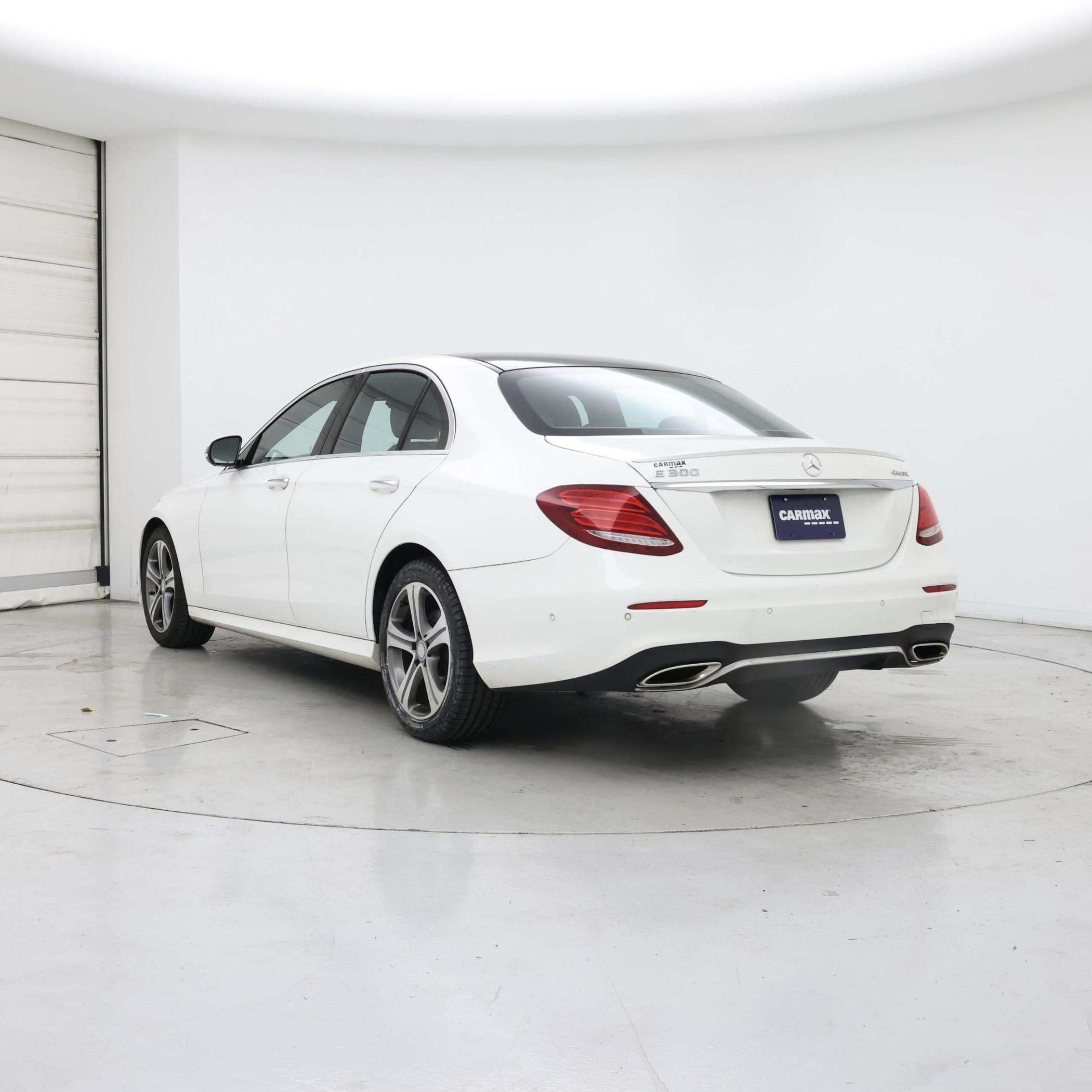 Thumbnail: 2017 Mercedes-Benz E-Class - 2