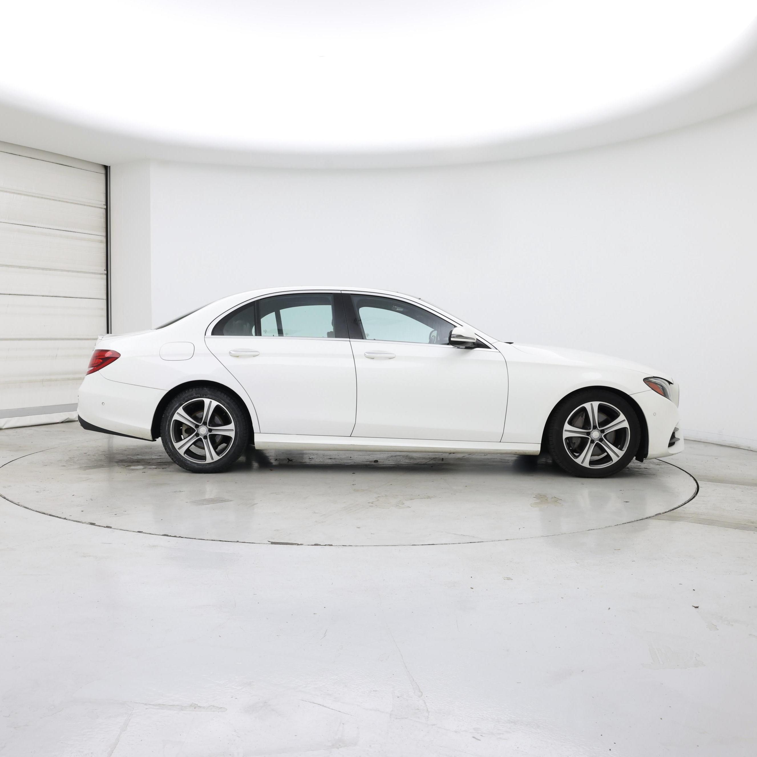 Thumbnail: 2017 Mercedes-Benz E-Class - 7