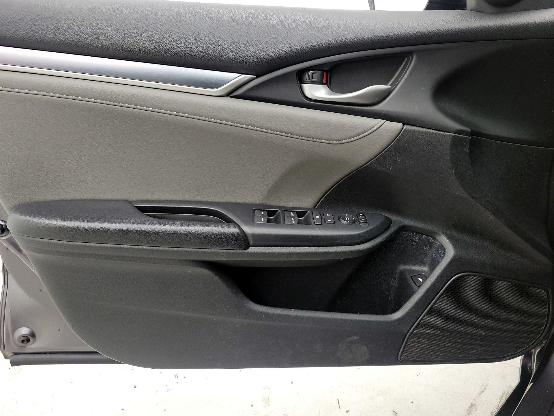 Thumbnail: 2016 Honda Civic - 12