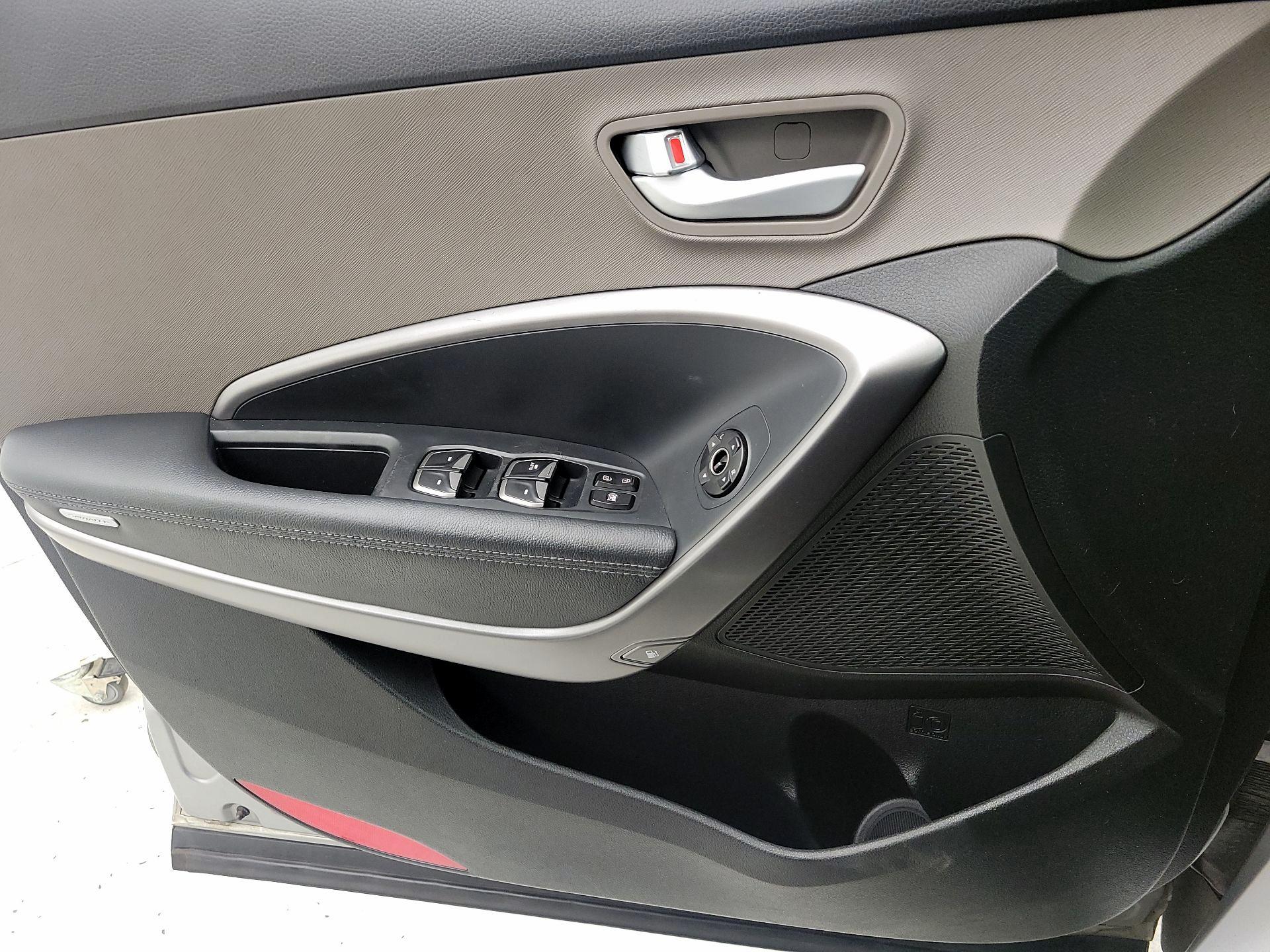 Thumbnail: 2014 Hyundai Santa Fe - 12