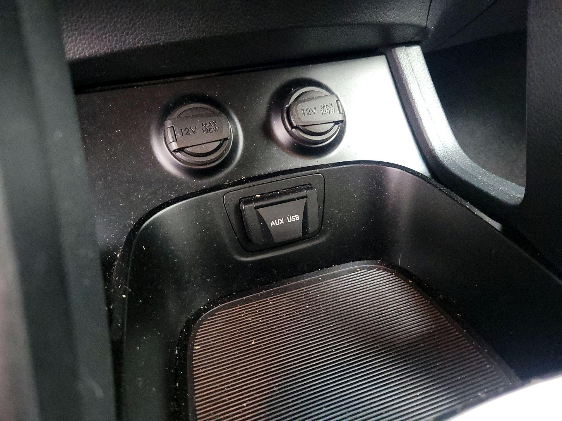 Thumbnail: 2014 Hyundai Santa Fe - 18