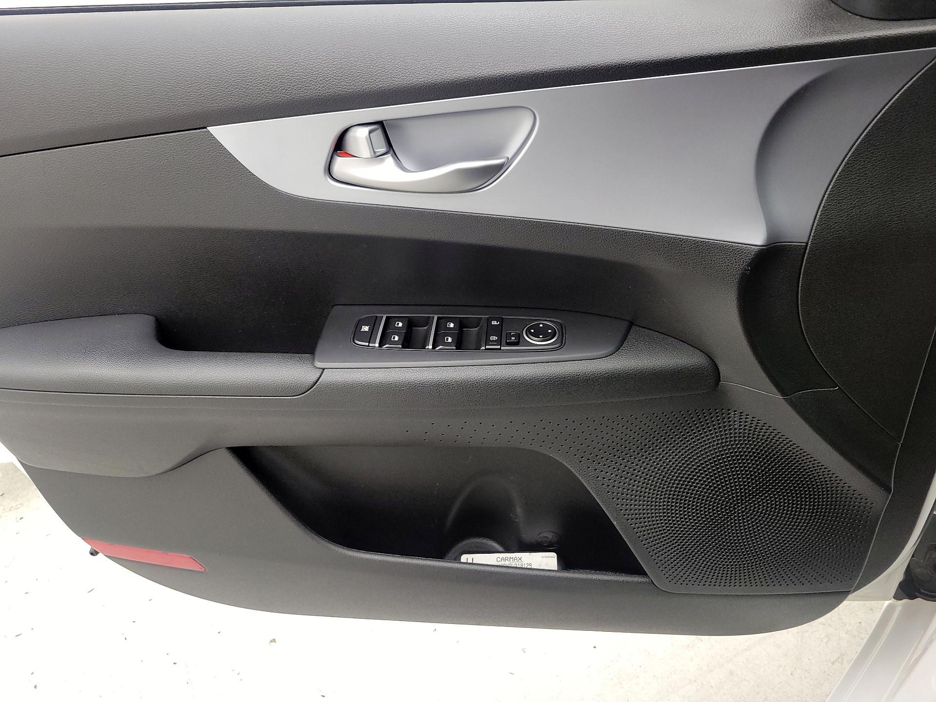 Thumbnail: 2023 Kia Forte - 12