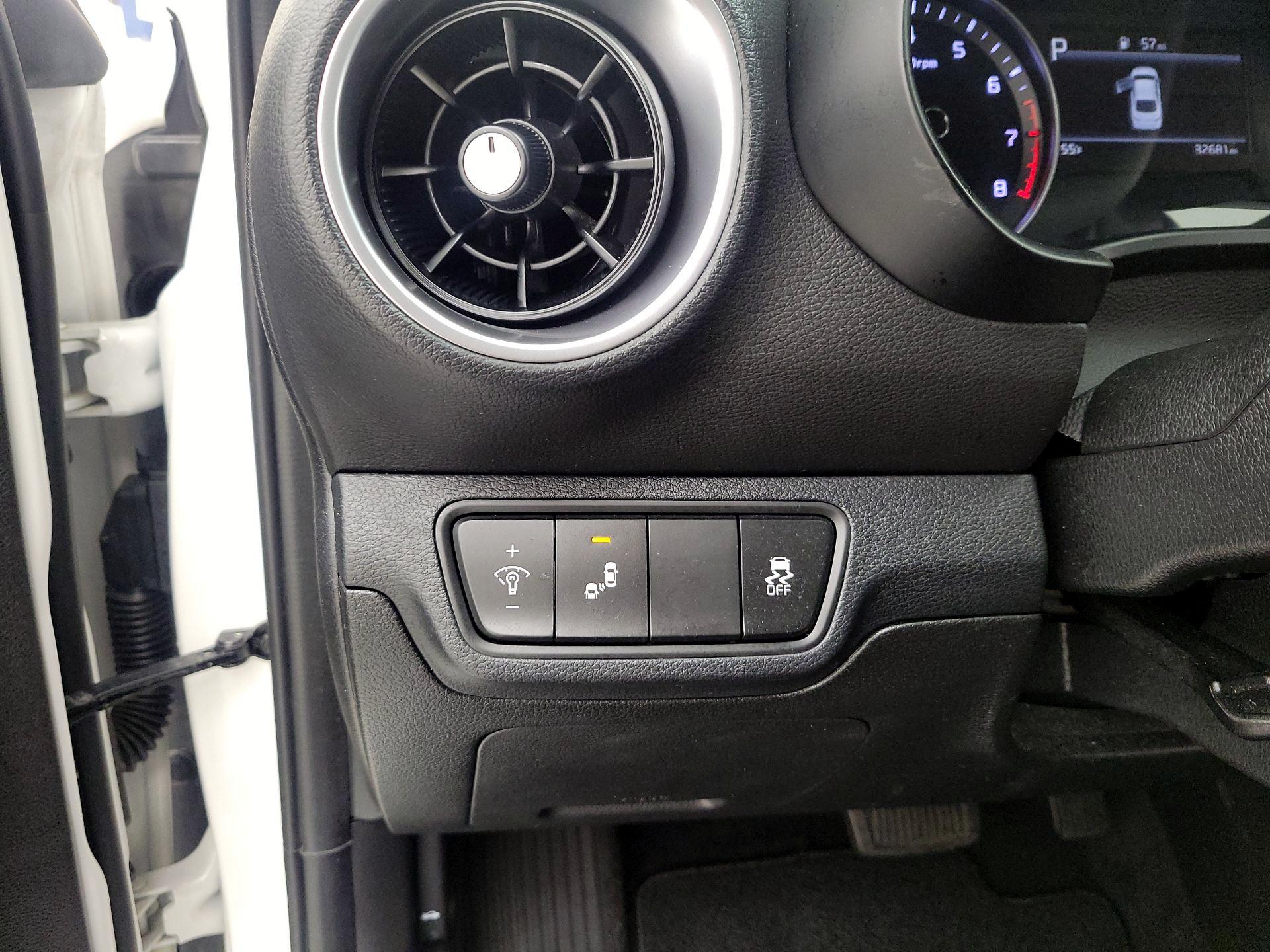 Thumbnail: 2023 Kia Forte - 13