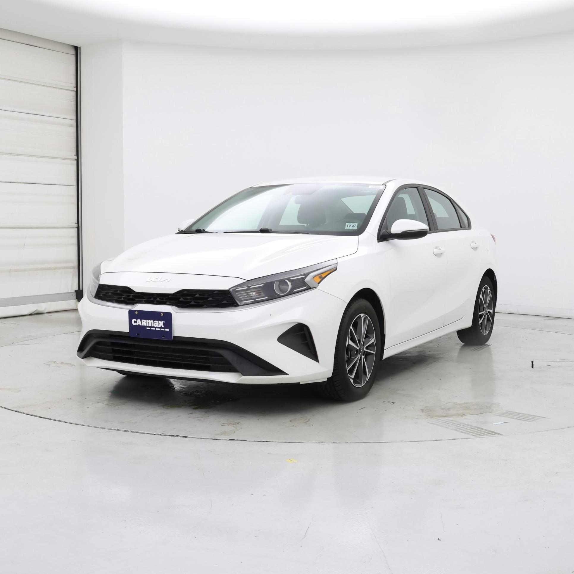 Thumbnail: 2023 Kia Forte - 4