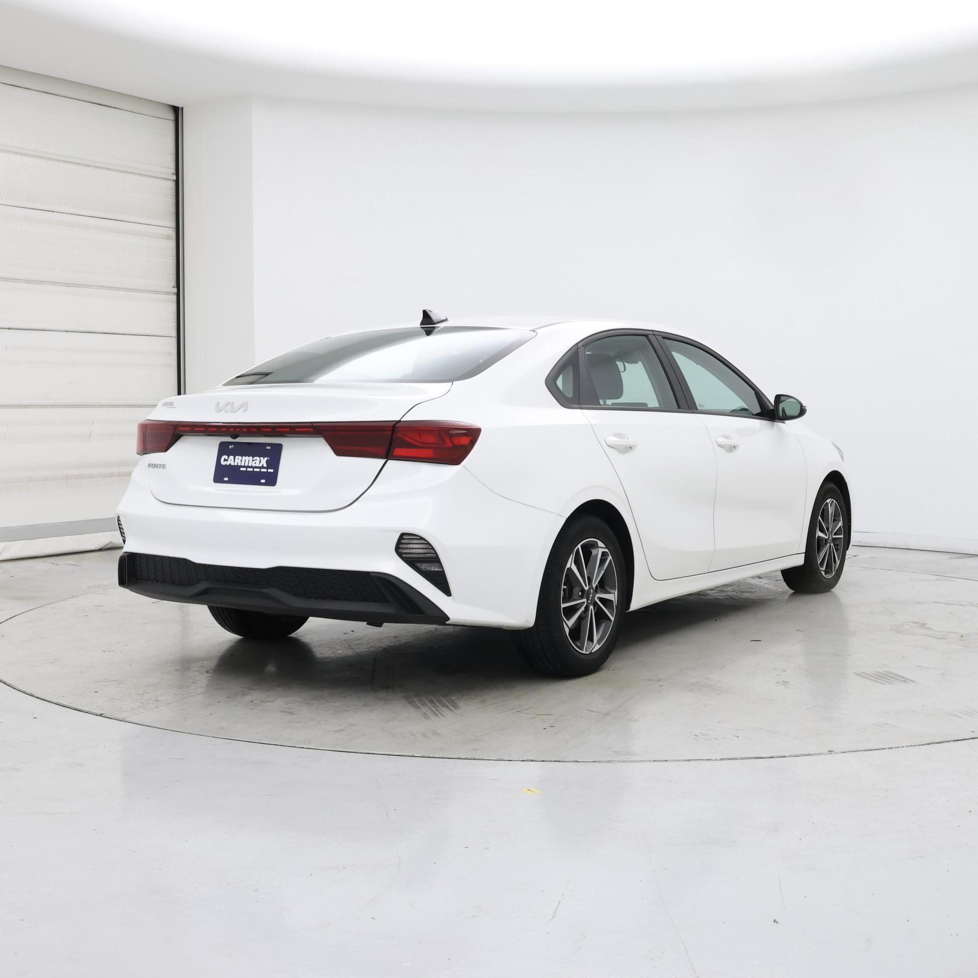 Thumbnail: 2023 Kia Forte - 8