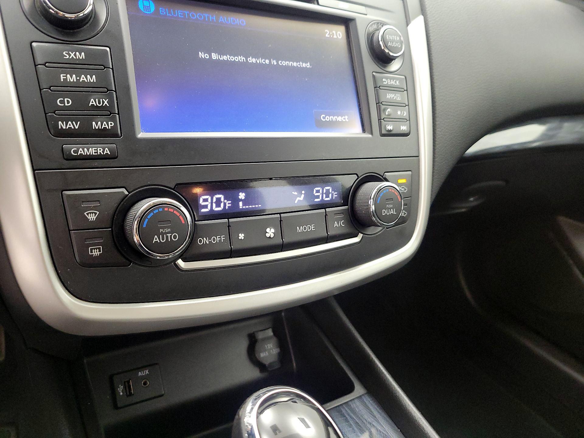 Thumbnail: 2016 Nissan Altima - 17