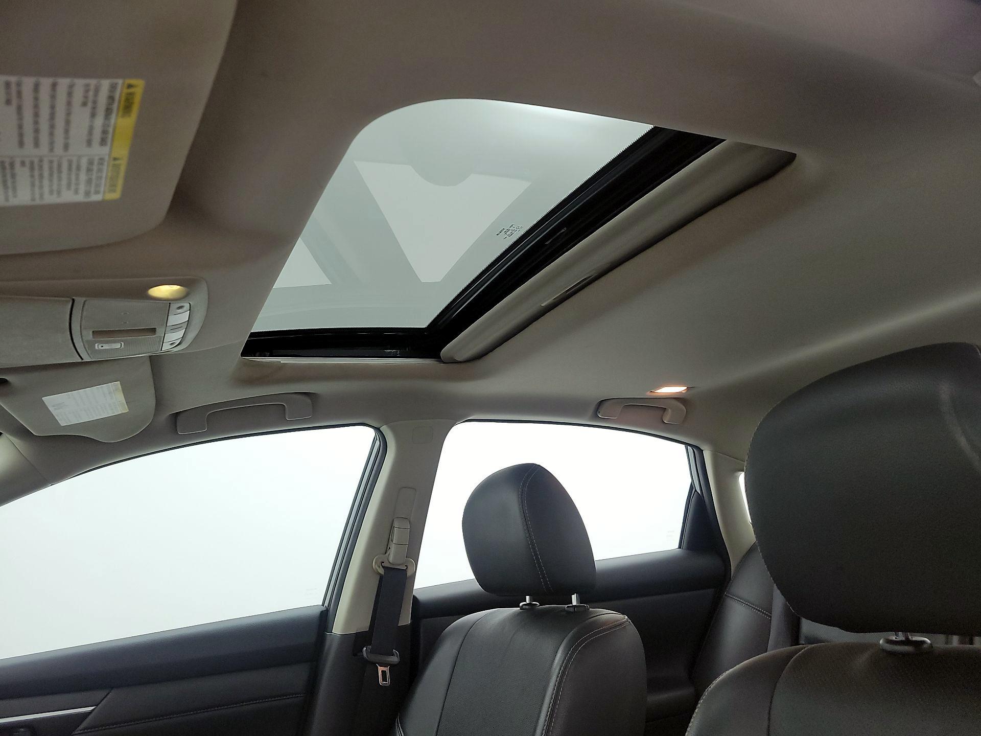 Thumbnail: 2016 Nissan Altima - 20