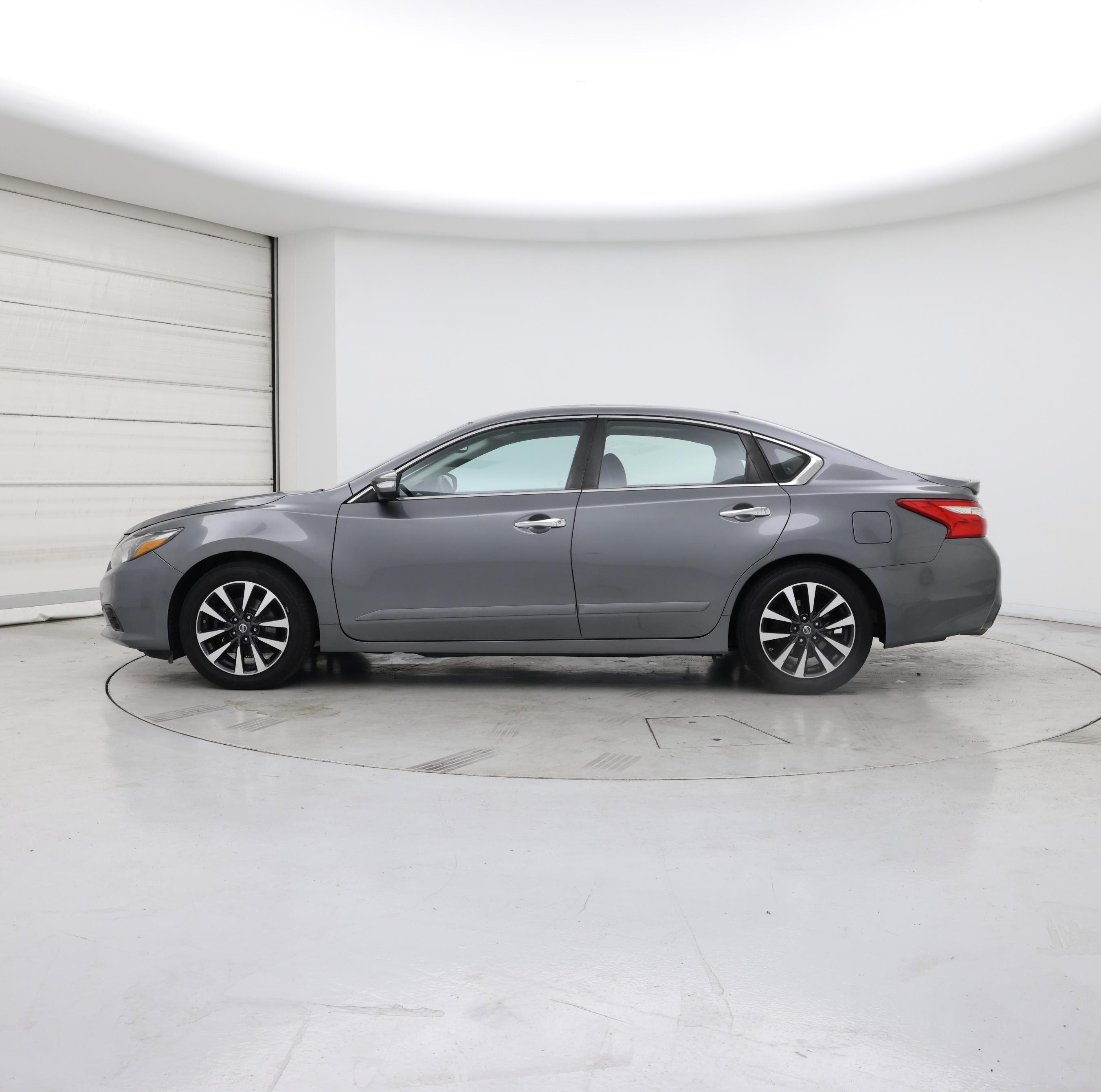 Thumbnail: 2016 Nissan Altima - 3