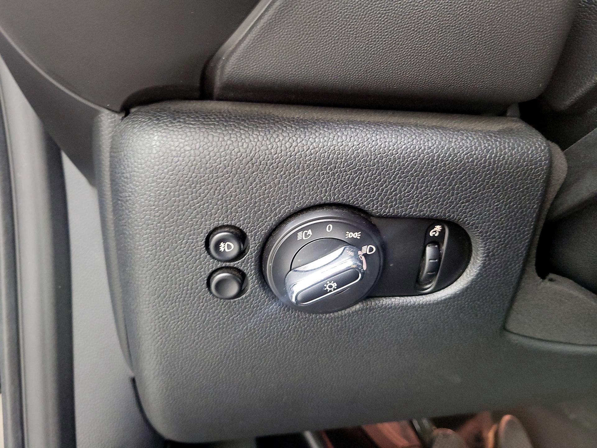 Thumbnail: 2016 MINI Cooper - 13