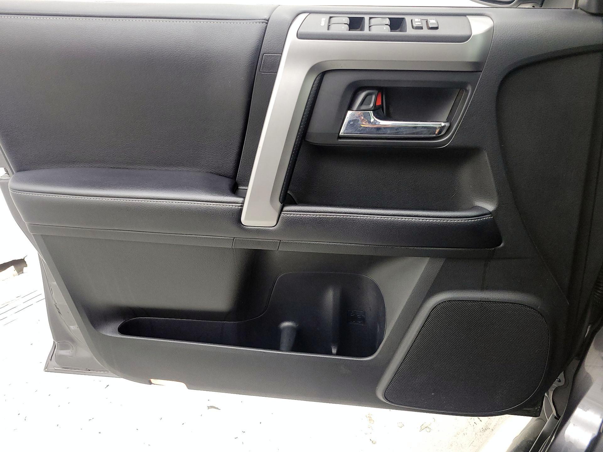 Thumbnail: 2018 Toyota 4Runner - 12