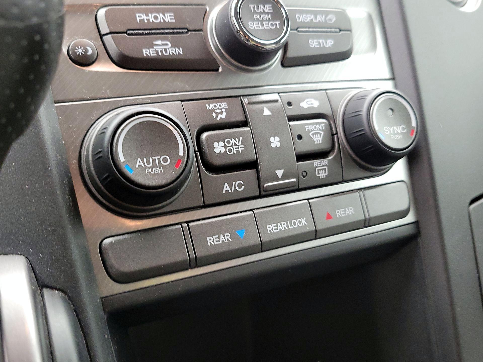 Thumbnail: 2015 Honda Pilot - 16