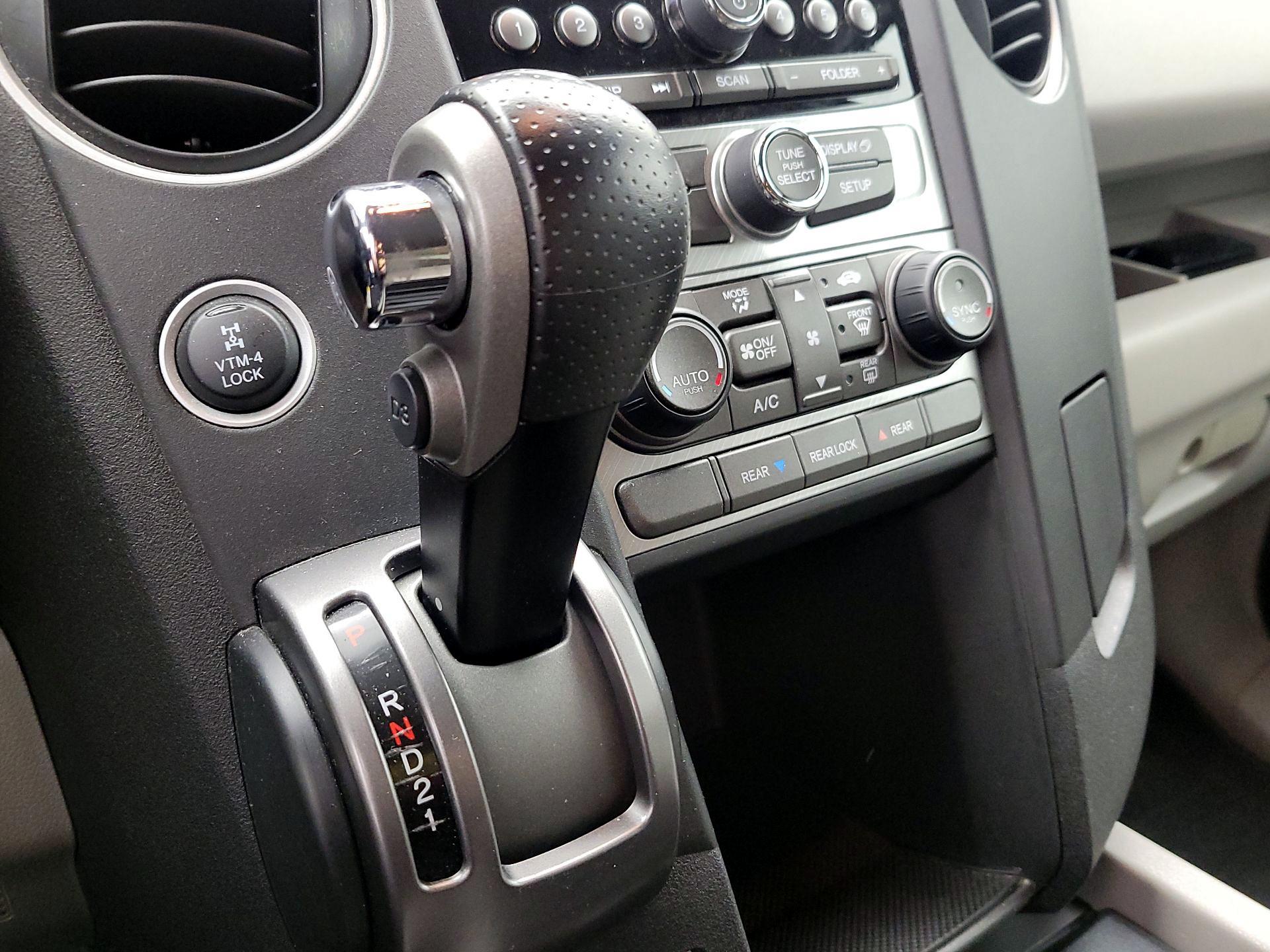 Thumbnail: 2015 Honda Pilot - 17