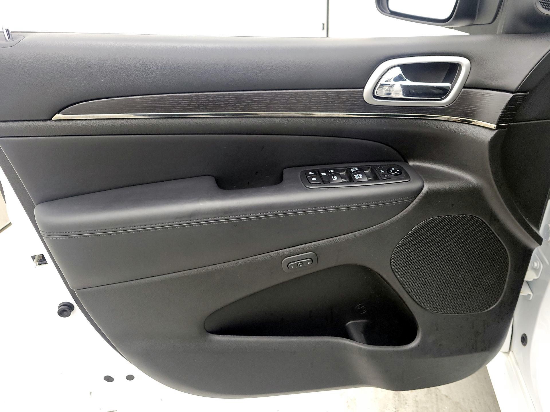 Thumbnail: 2018 Jeep Grand Cherokee - 12