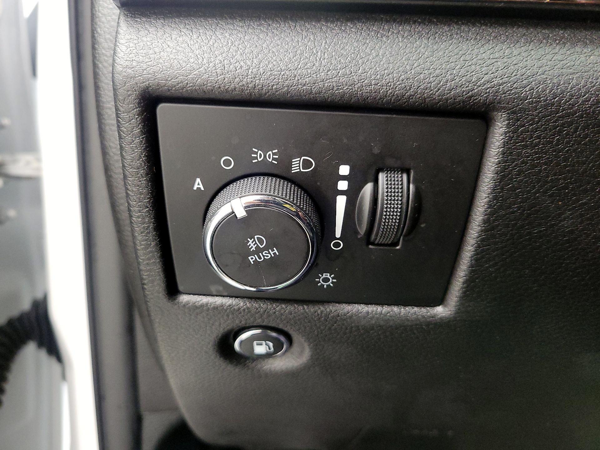 Thumbnail: 2018 Jeep Grand Cherokee - 13