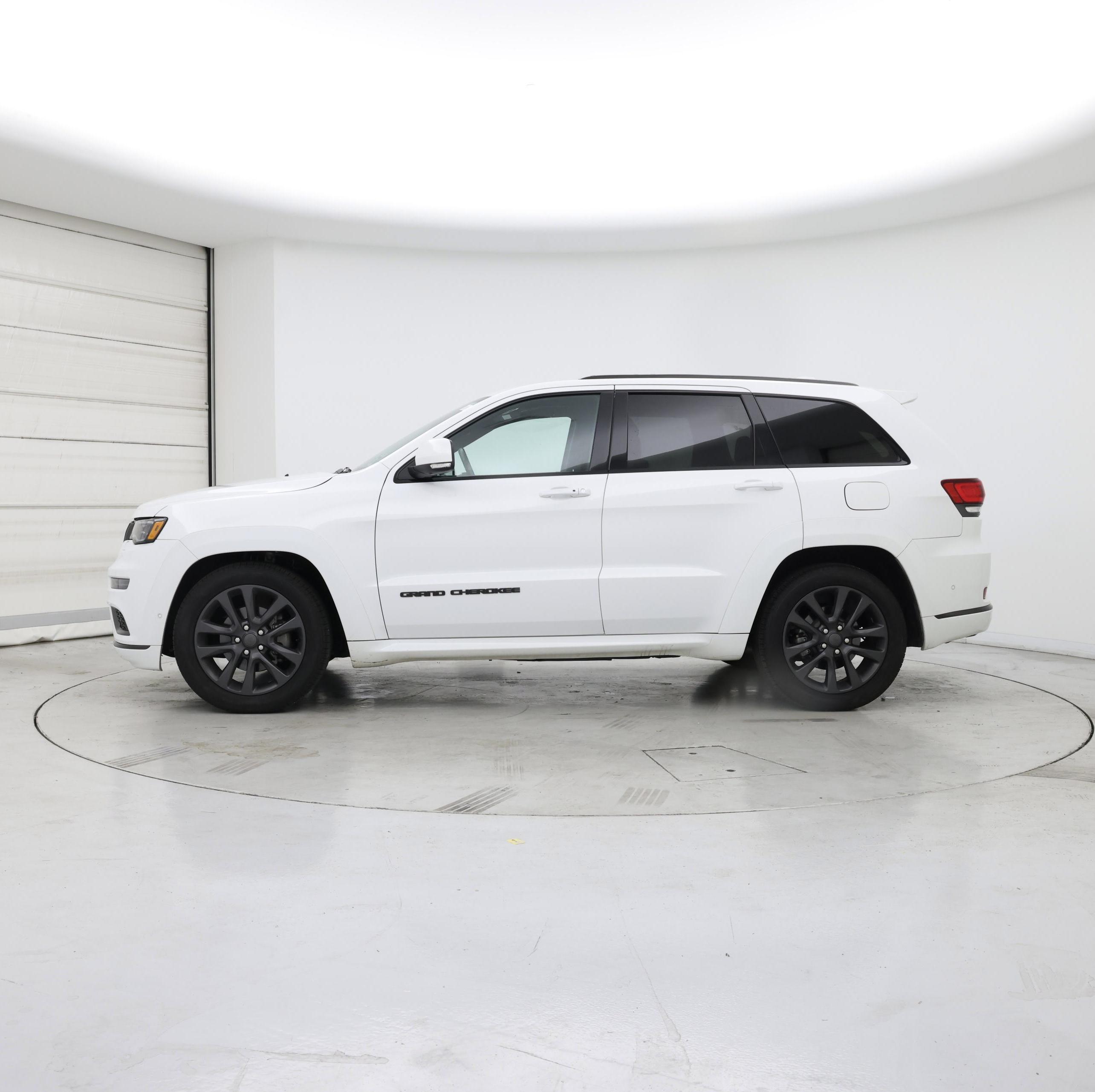 Thumbnail: 2018 Jeep Grand Cherokee - 3