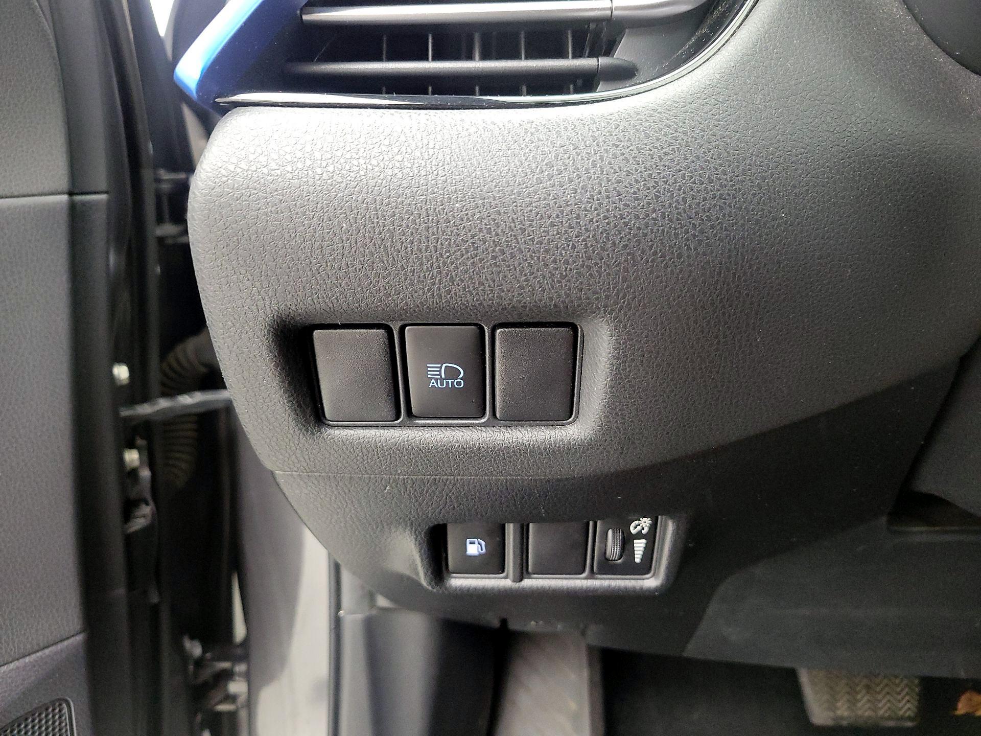 Thumbnail: 2019 Toyota C-HR - 13