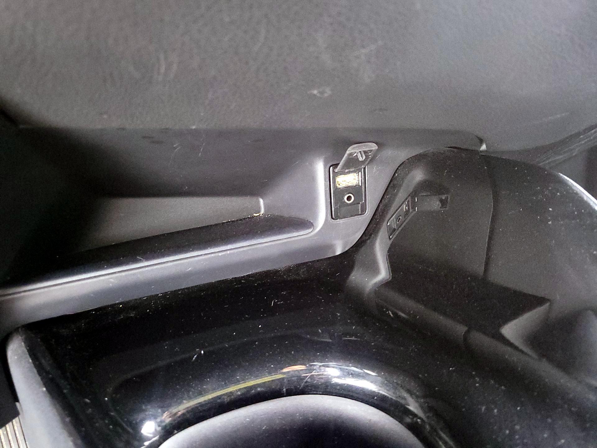 Thumbnail: 2019 Toyota C-HR - 18