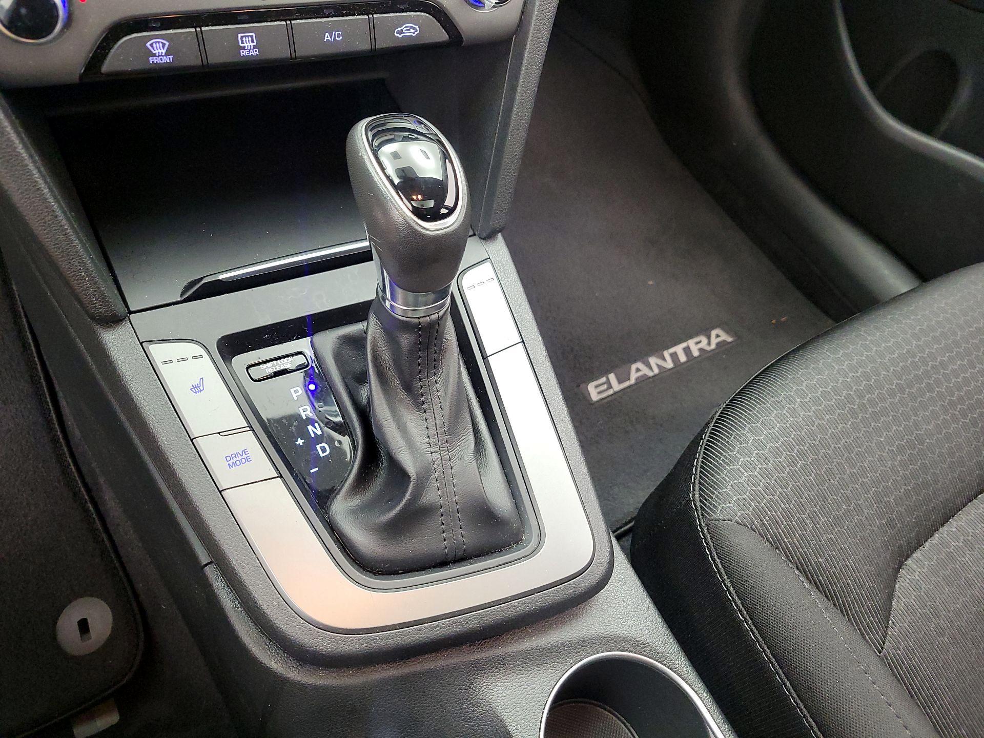 Thumbnail: 2017 Hyundai Elantra - 17