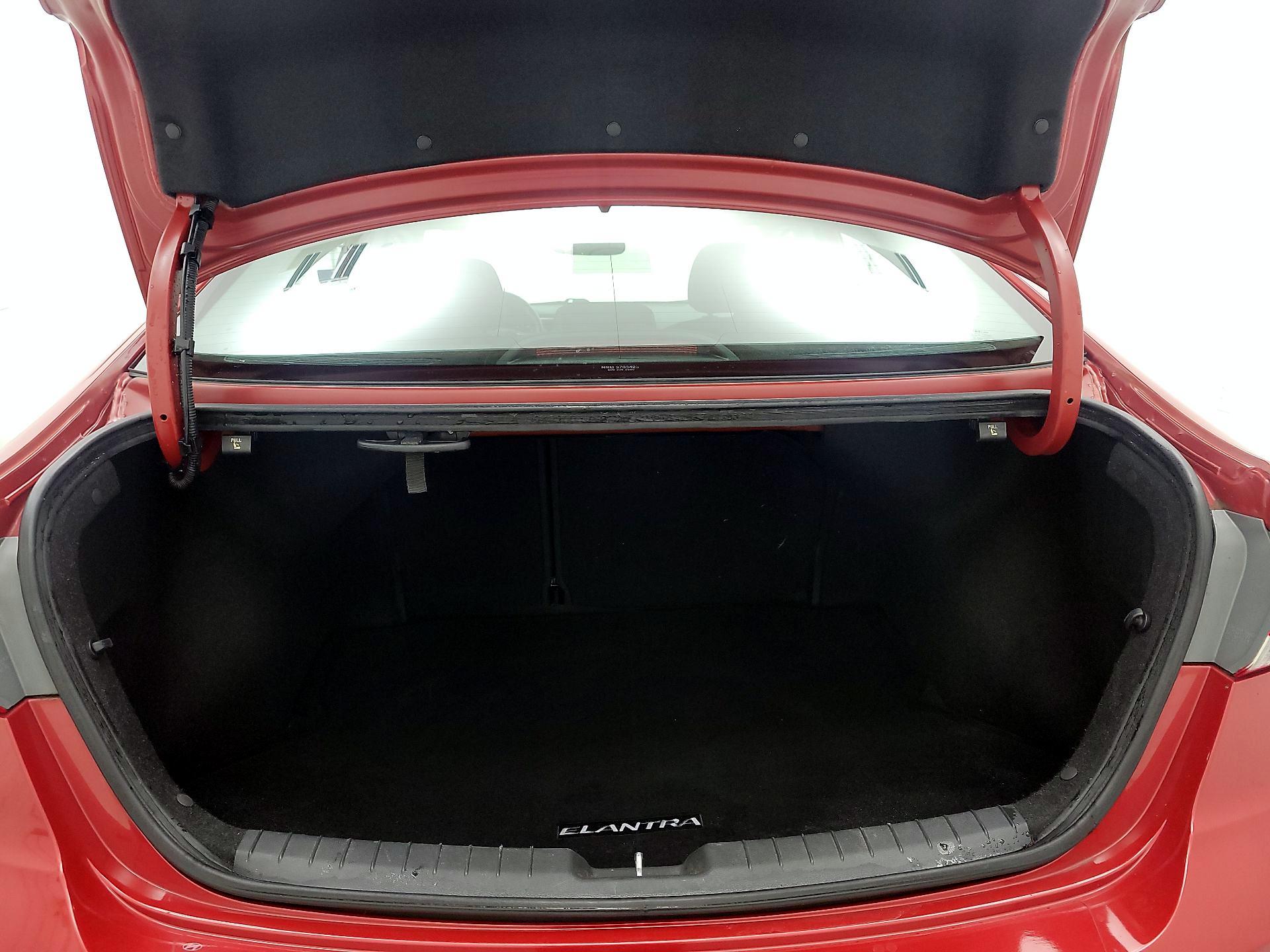 Thumbnail: 2017 Hyundai Elantra - 20