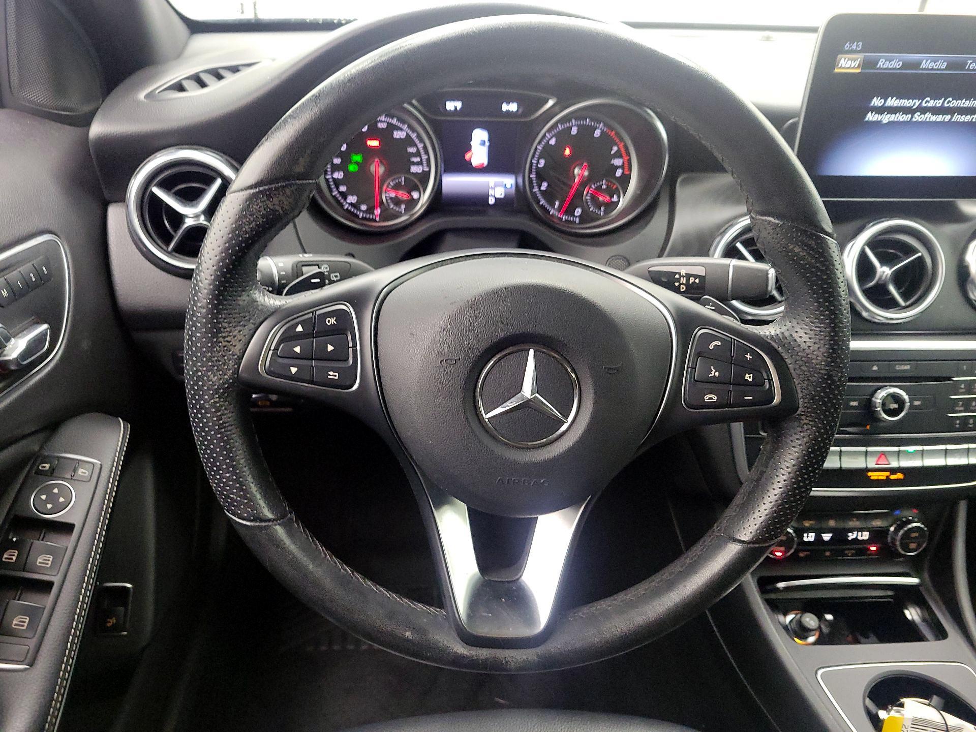 Thumbnail: 2020 Mercedes-Benz GLA - 10