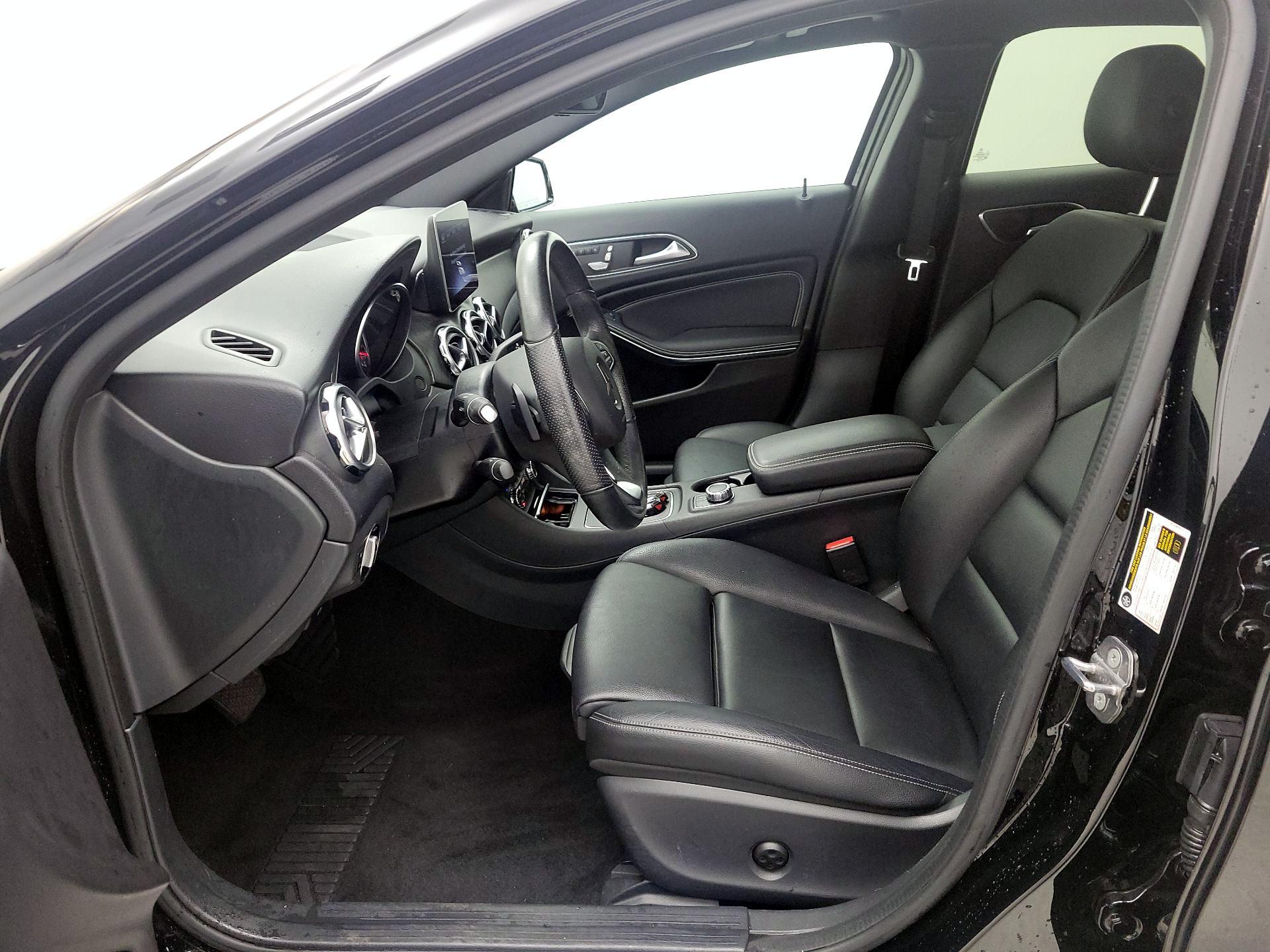 Thumbnail: 2020 Mercedes-Benz GLA - 11