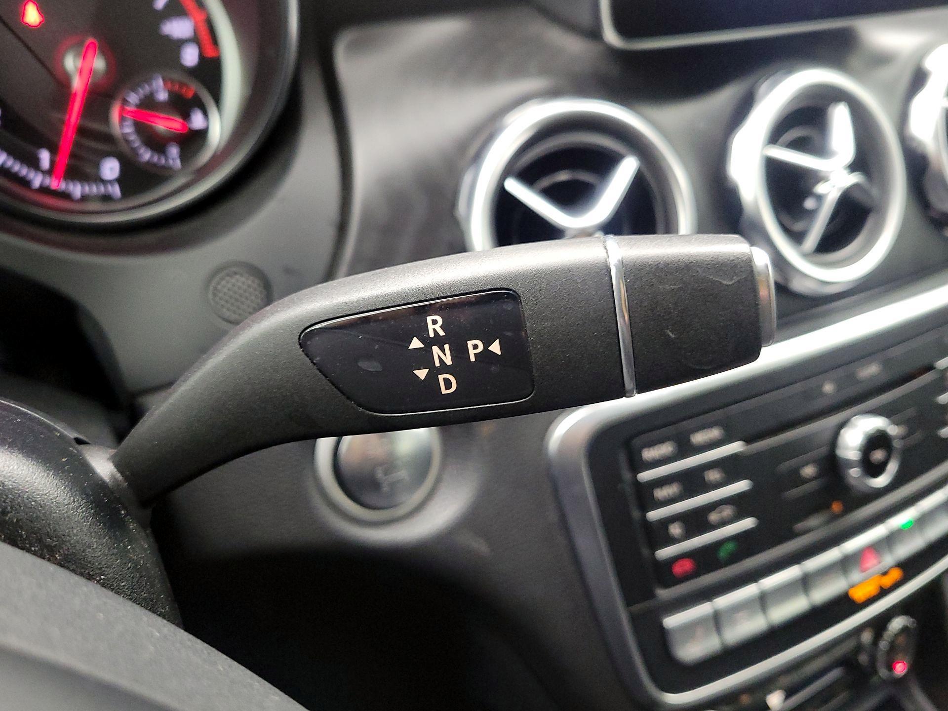 Thumbnail: 2020 Mercedes-Benz GLA - 17