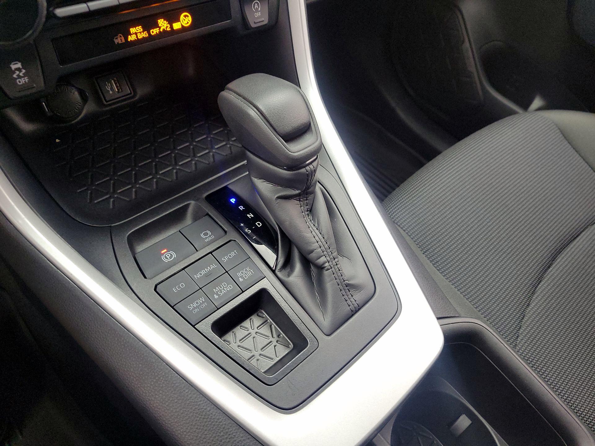 Thumbnail: 2024 Toyota RAV4 - 17