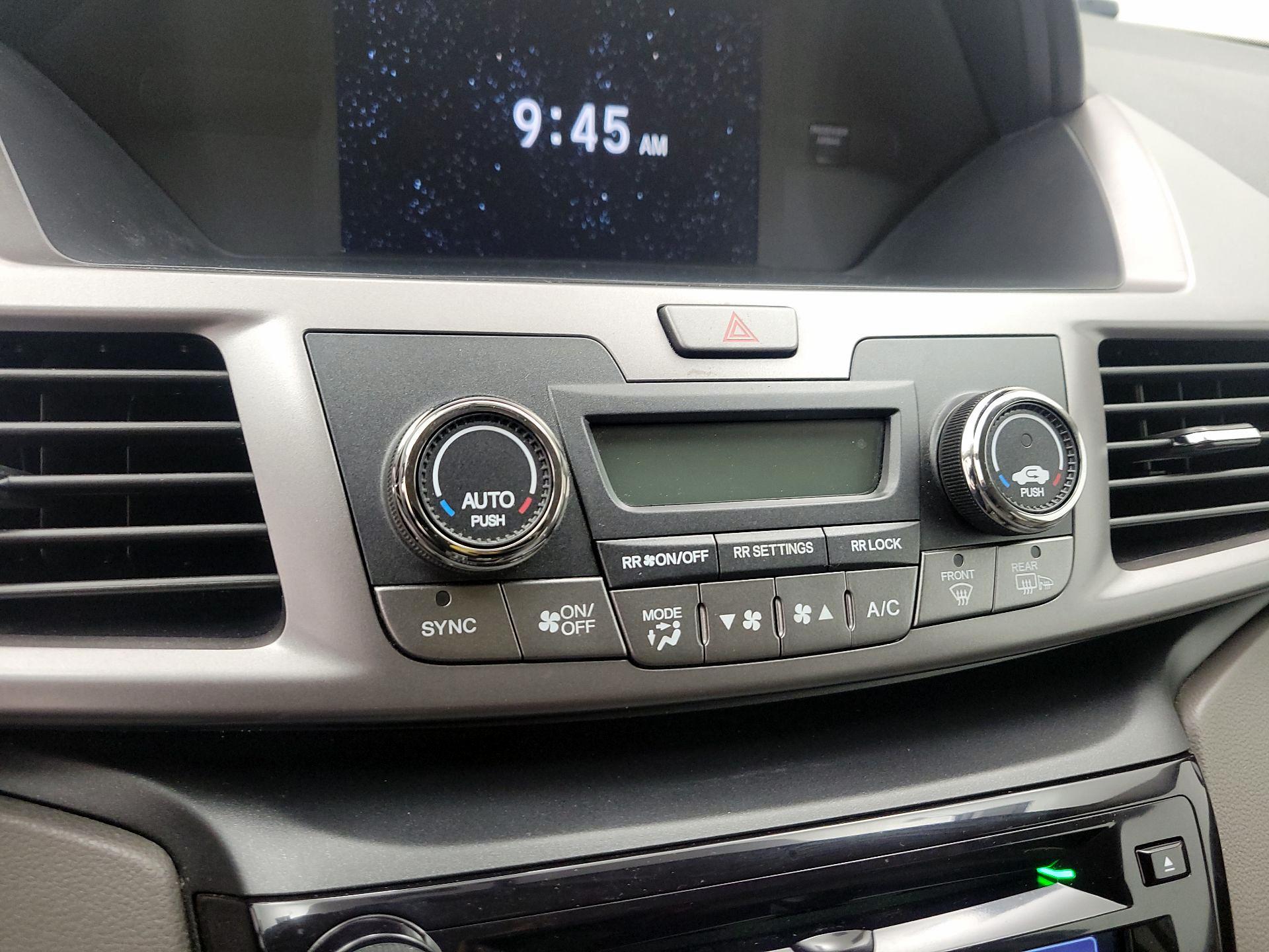 Thumbnail: 2015 Honda Odyssey - 16