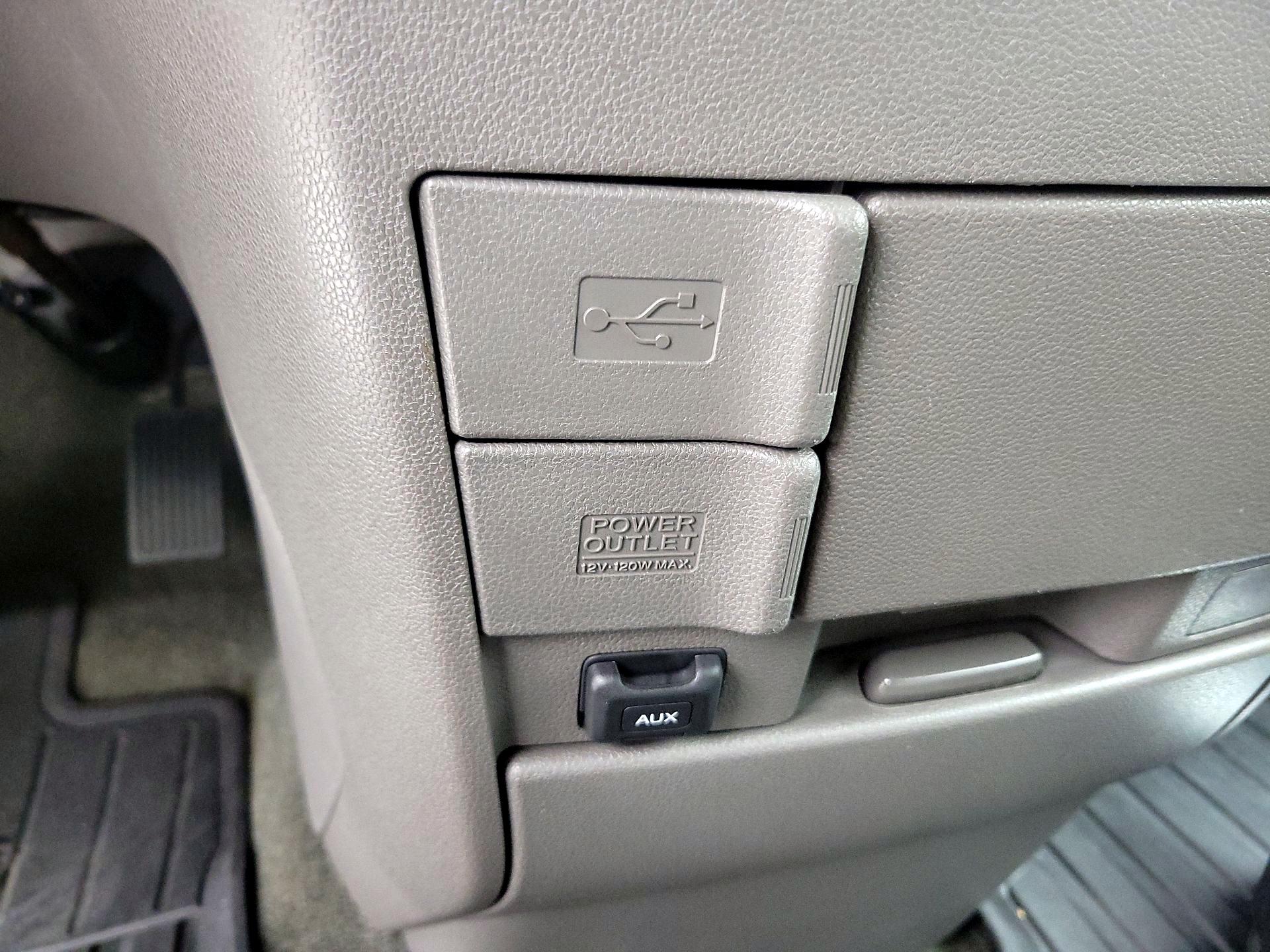 Thumbnail: 2015 Honda Odyssey - 18