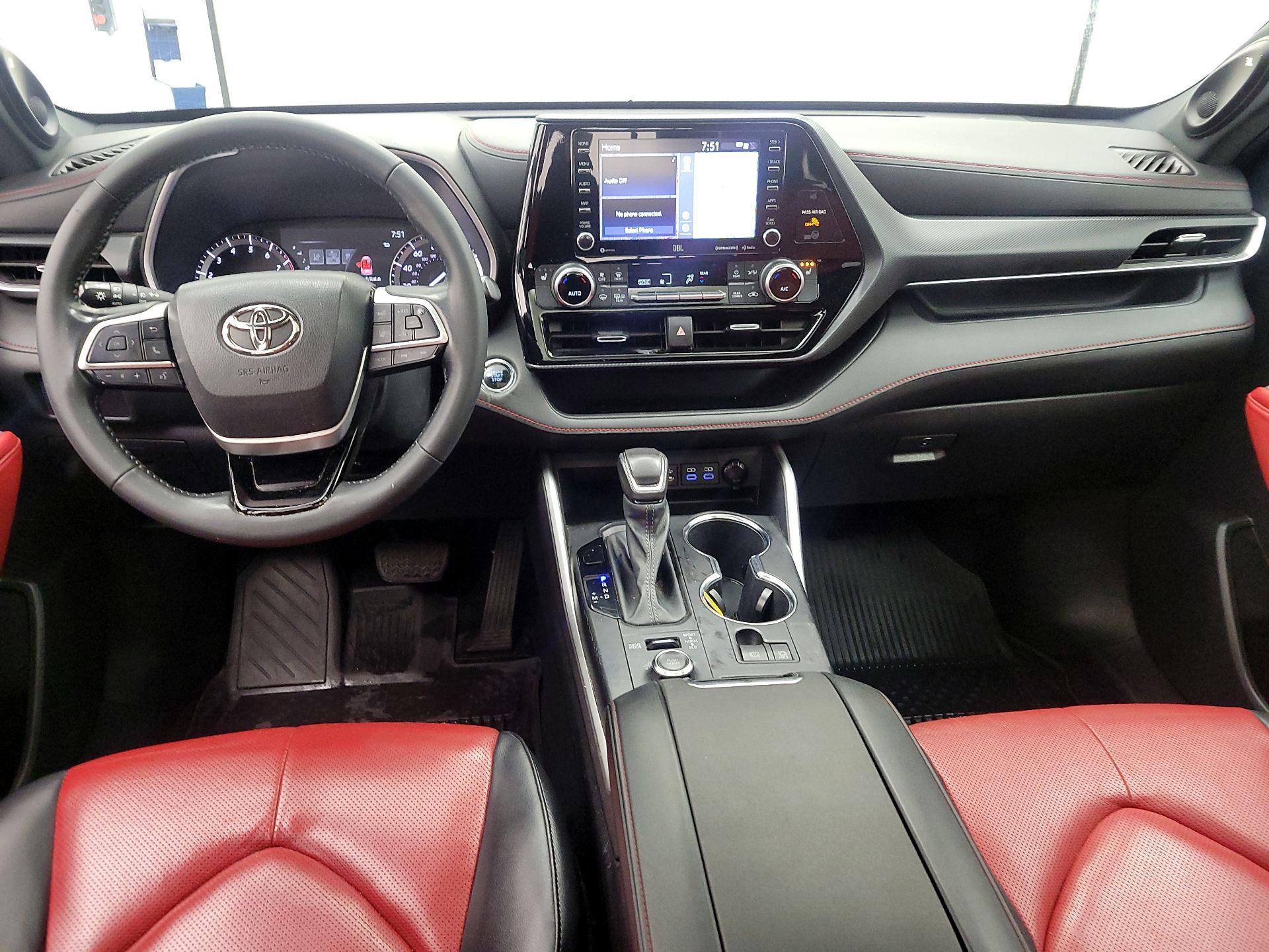 Thumbnail: 2022 Toyota Highlander - 9