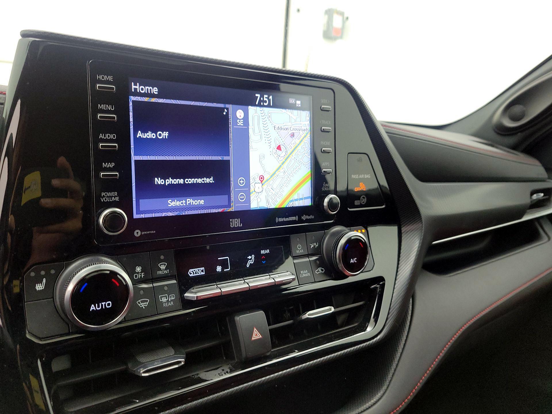 Thumbnail: 2022 Toyota Highlander - 14