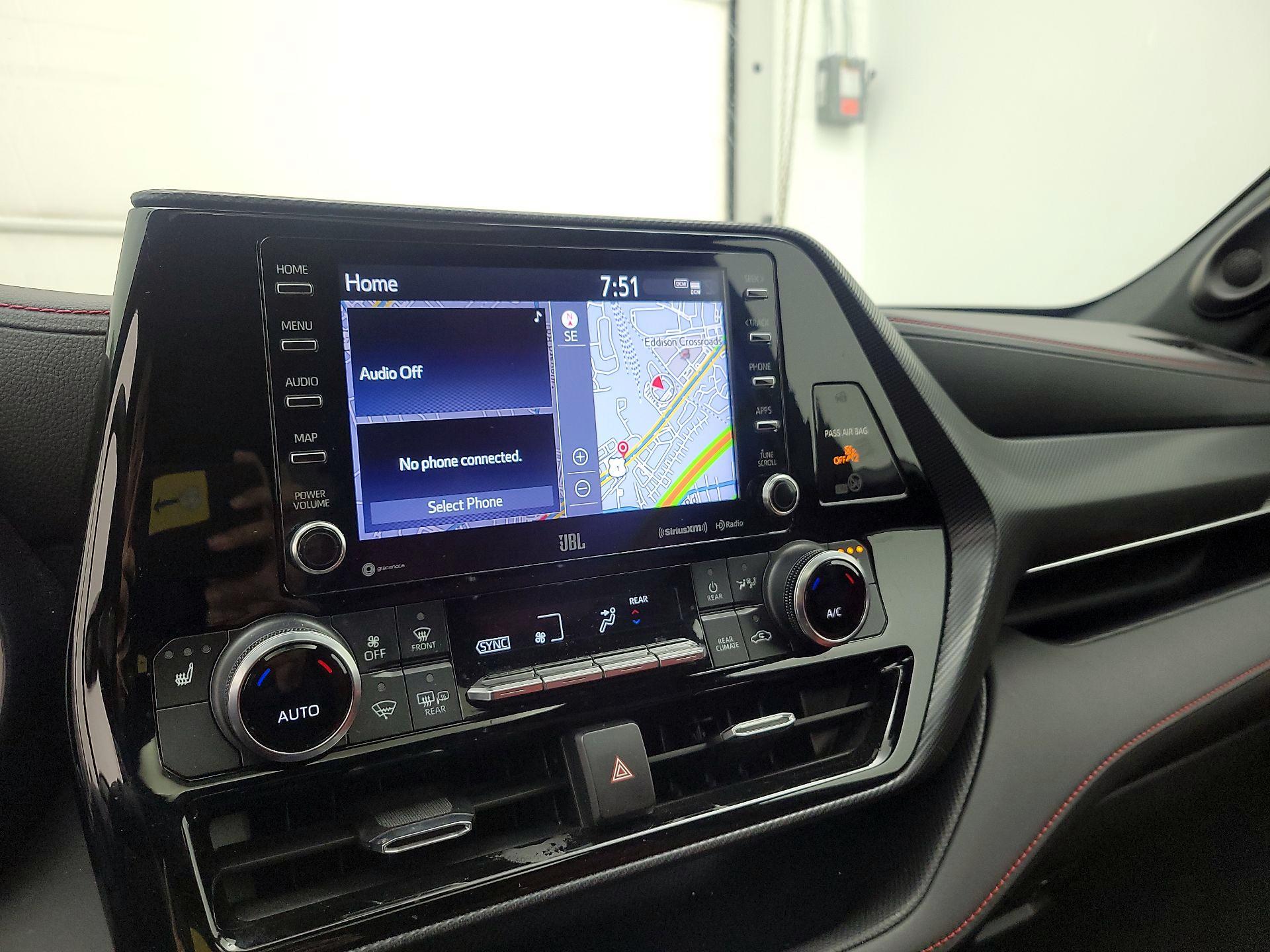 Thumbnail: 2022 Toyota Highlander - 15