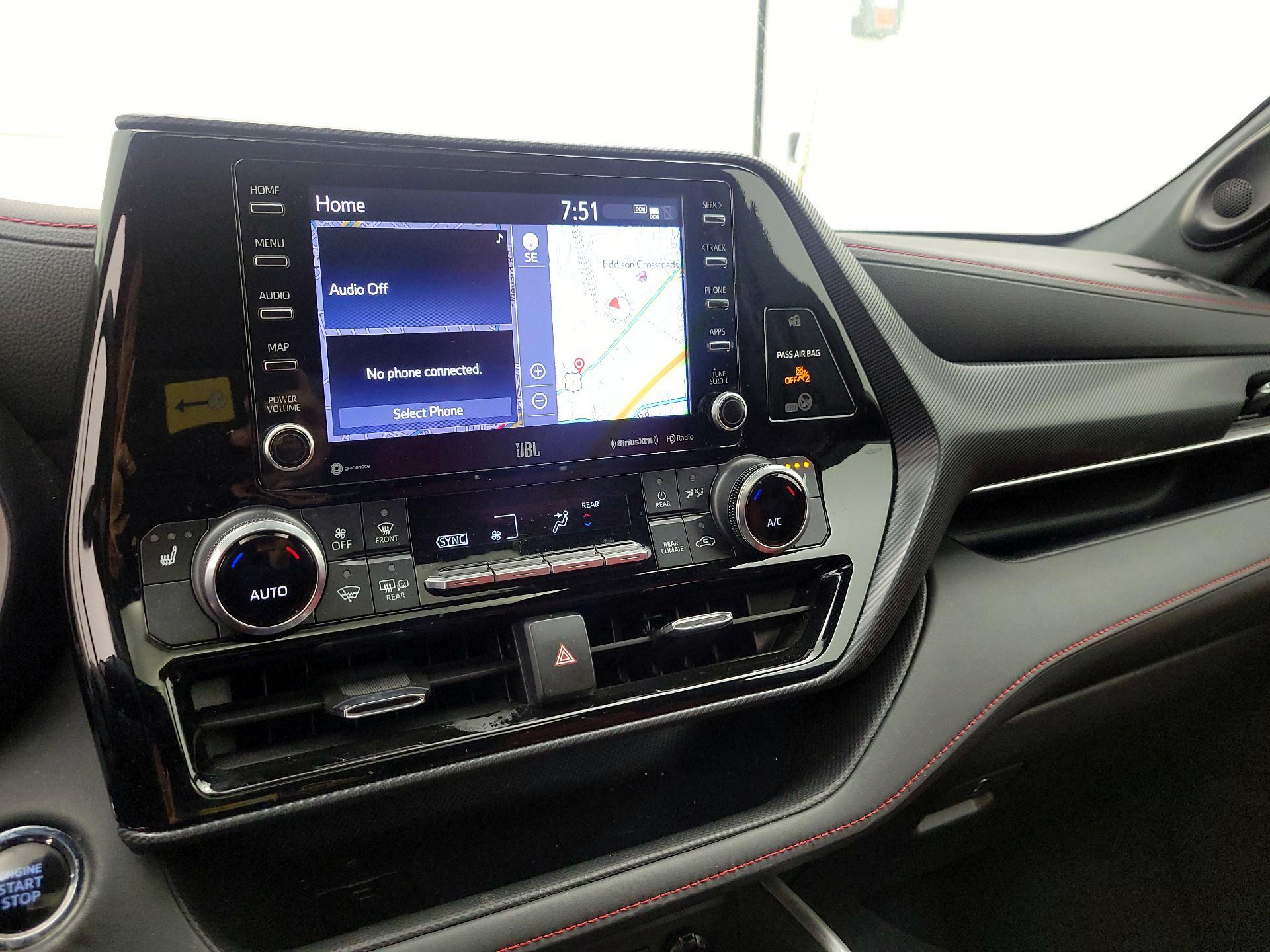 Thumbnail: 2022 Toyota Highlander - 16