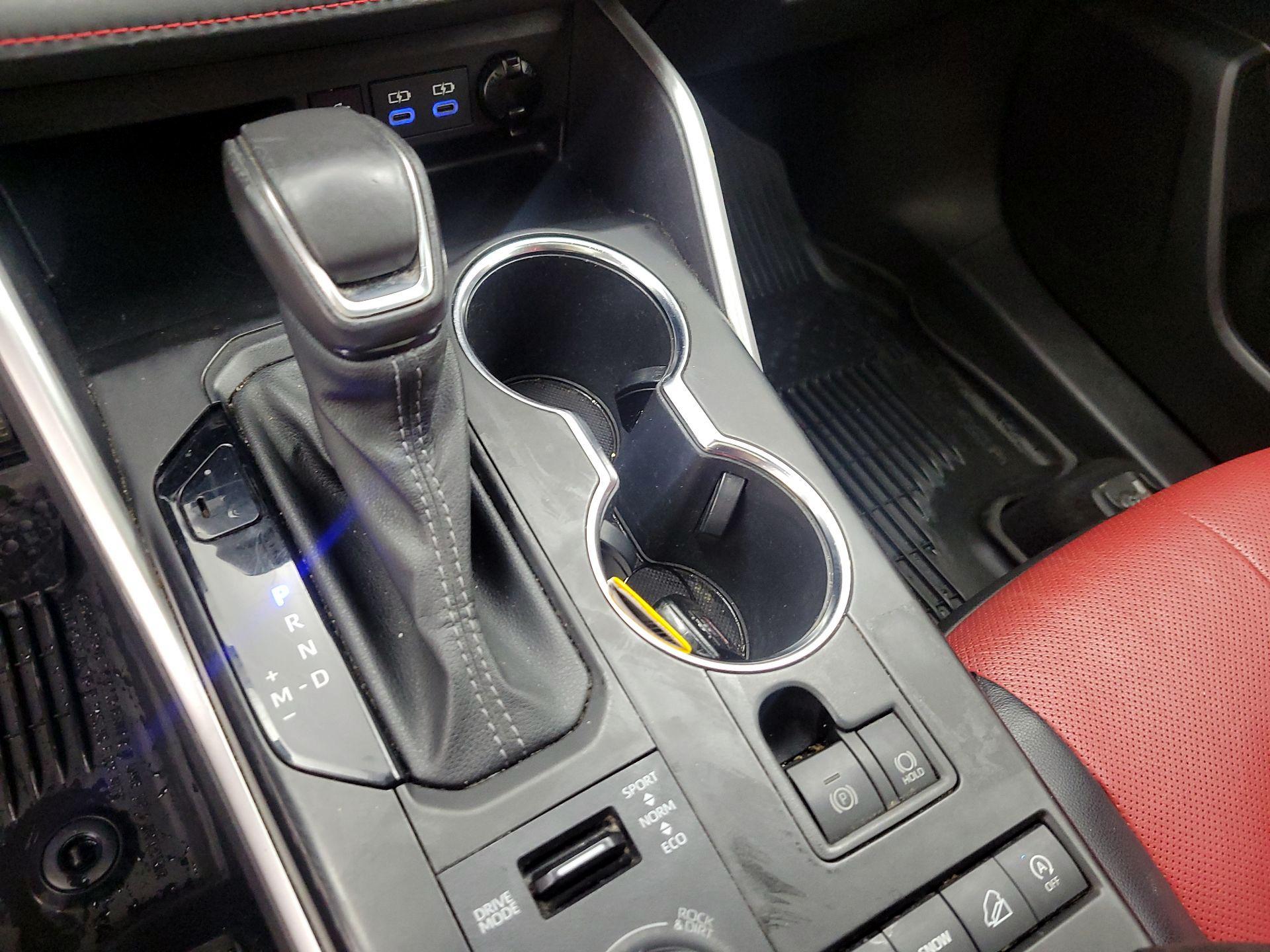 Thumbnail: 2022 Toyota Highlander - 17