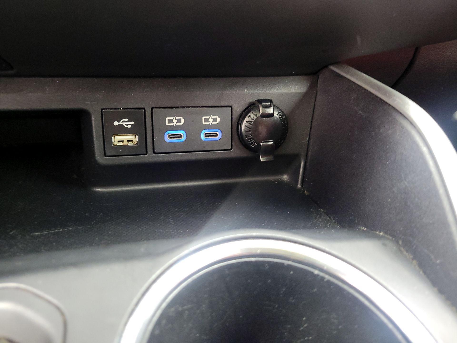 Thumbnail: 2022 Toyota Highlander - 18