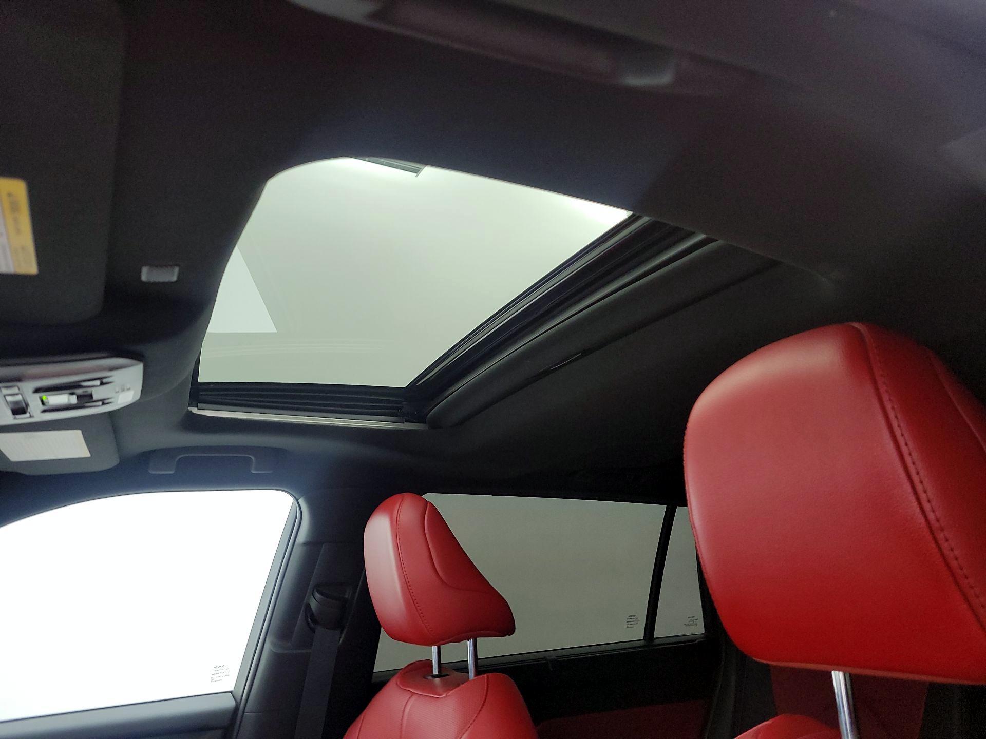 Thumbnail: 2022 Toyota Highlander - 19