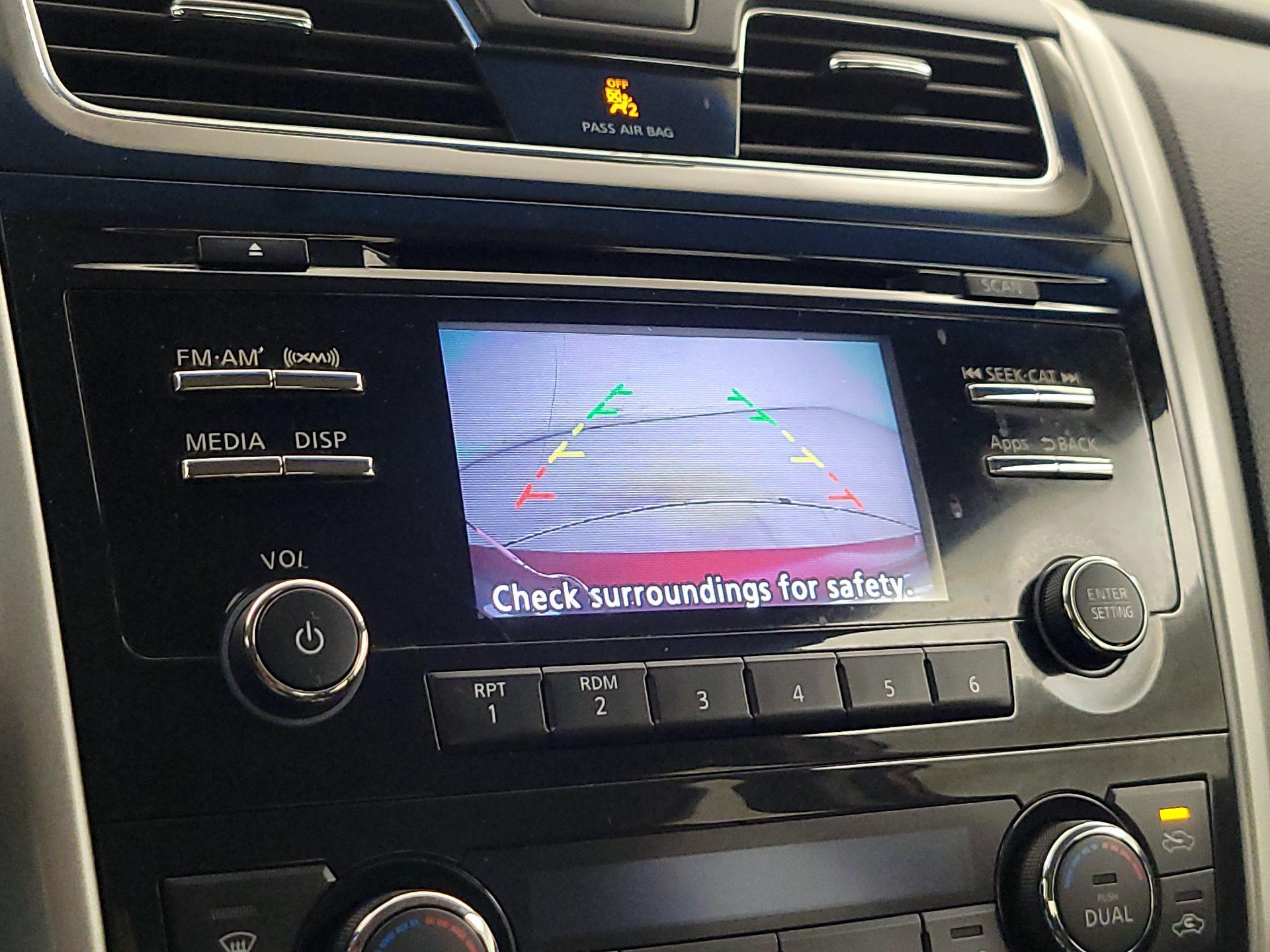 Thumbnail: 2014 Nissan Altima - 14