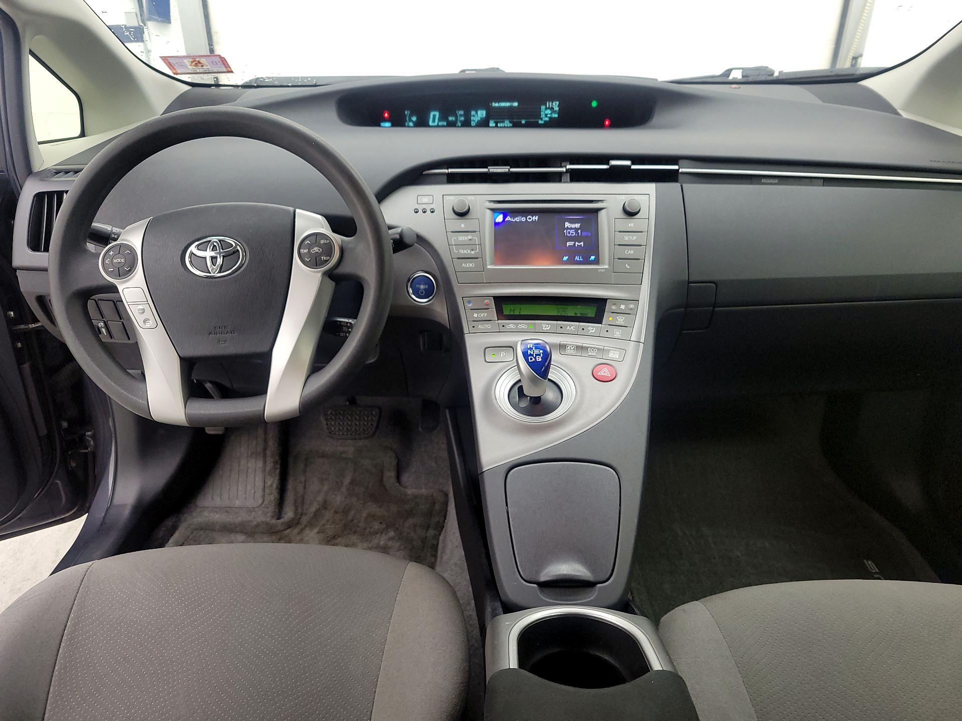 Thumbnail: 2015 Toyota Prius - 9