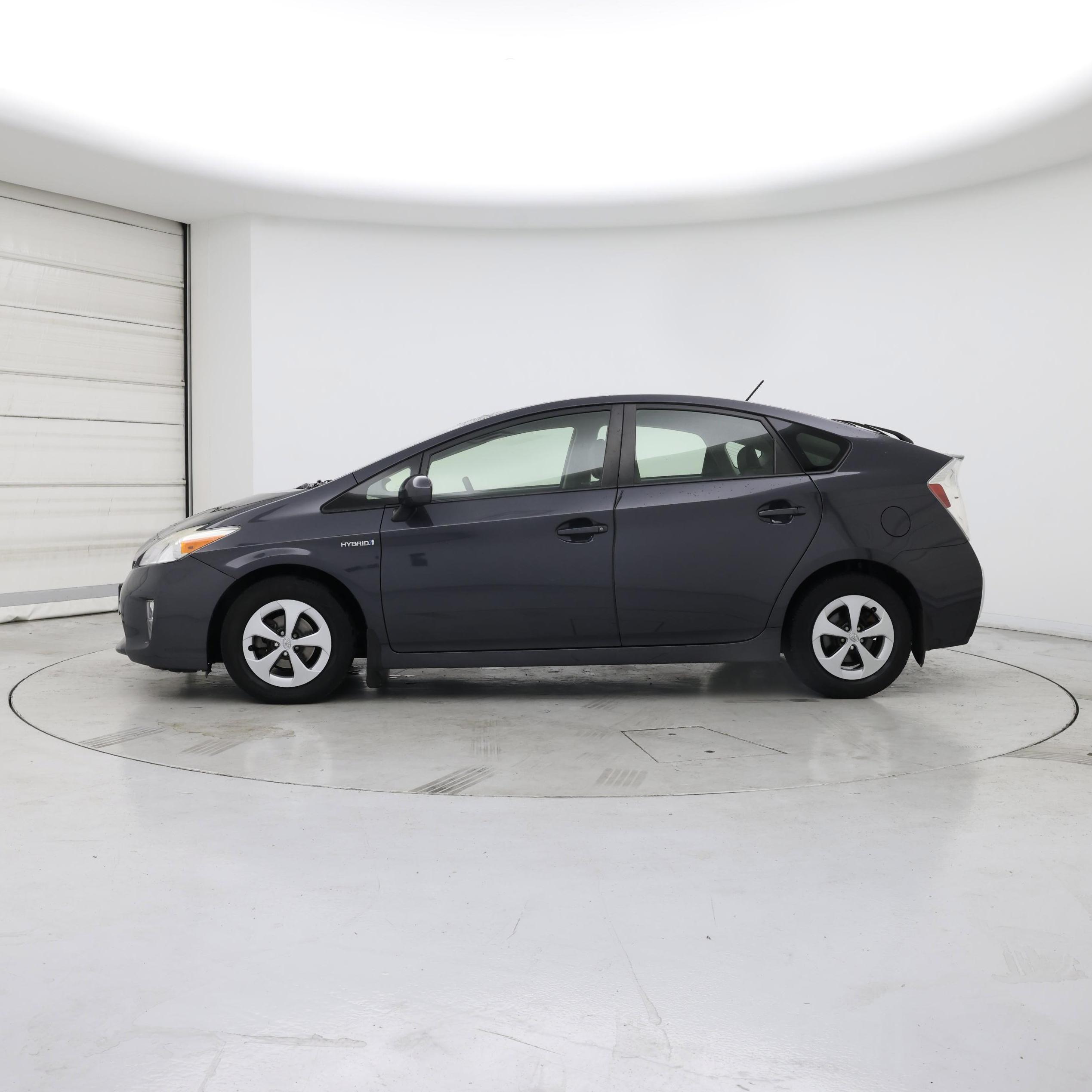 Thumbnail: 2015 Toyota Prius - 3